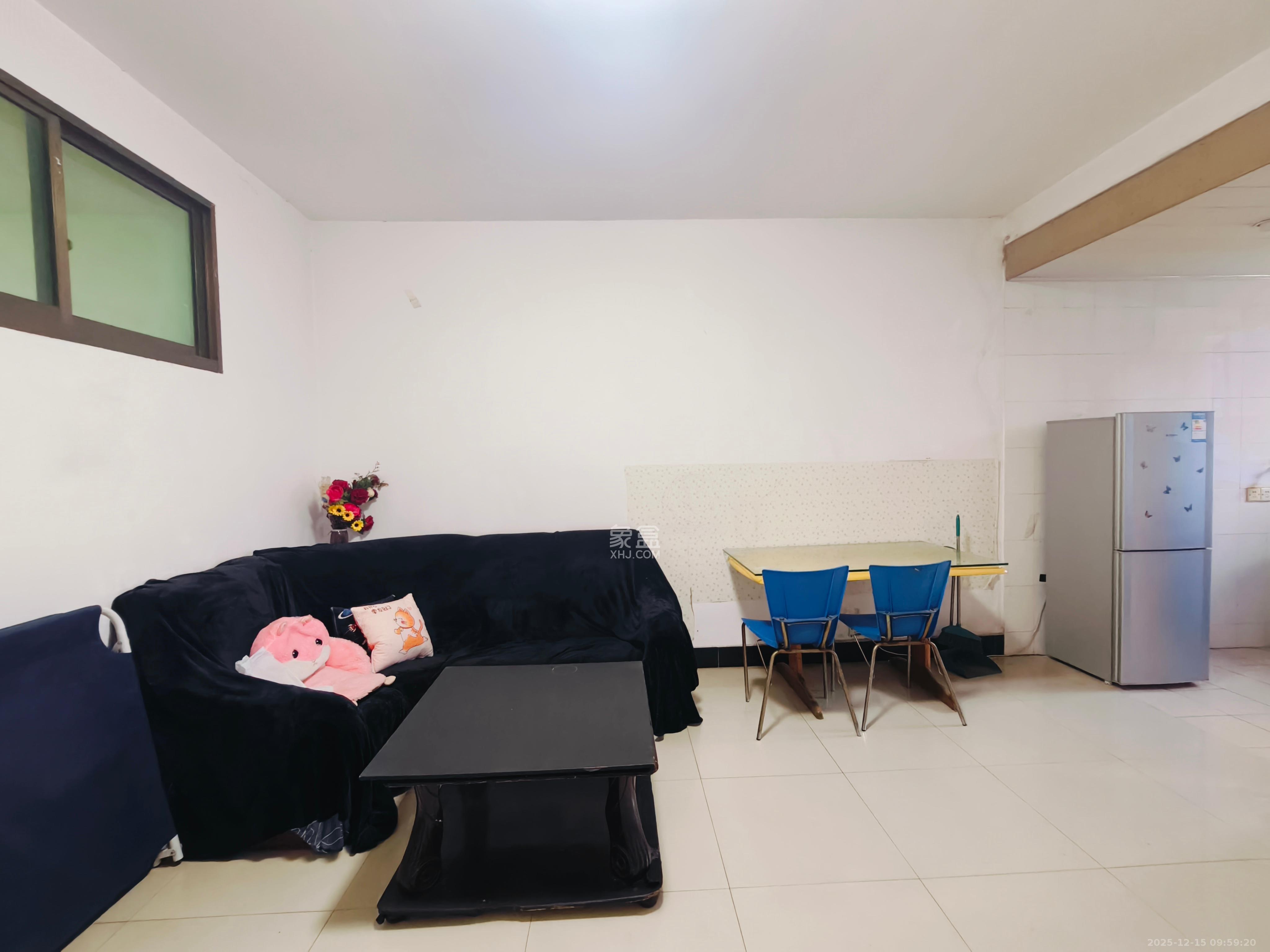 先福安置小区  1室1厅1卫    1000.0元/月室内图