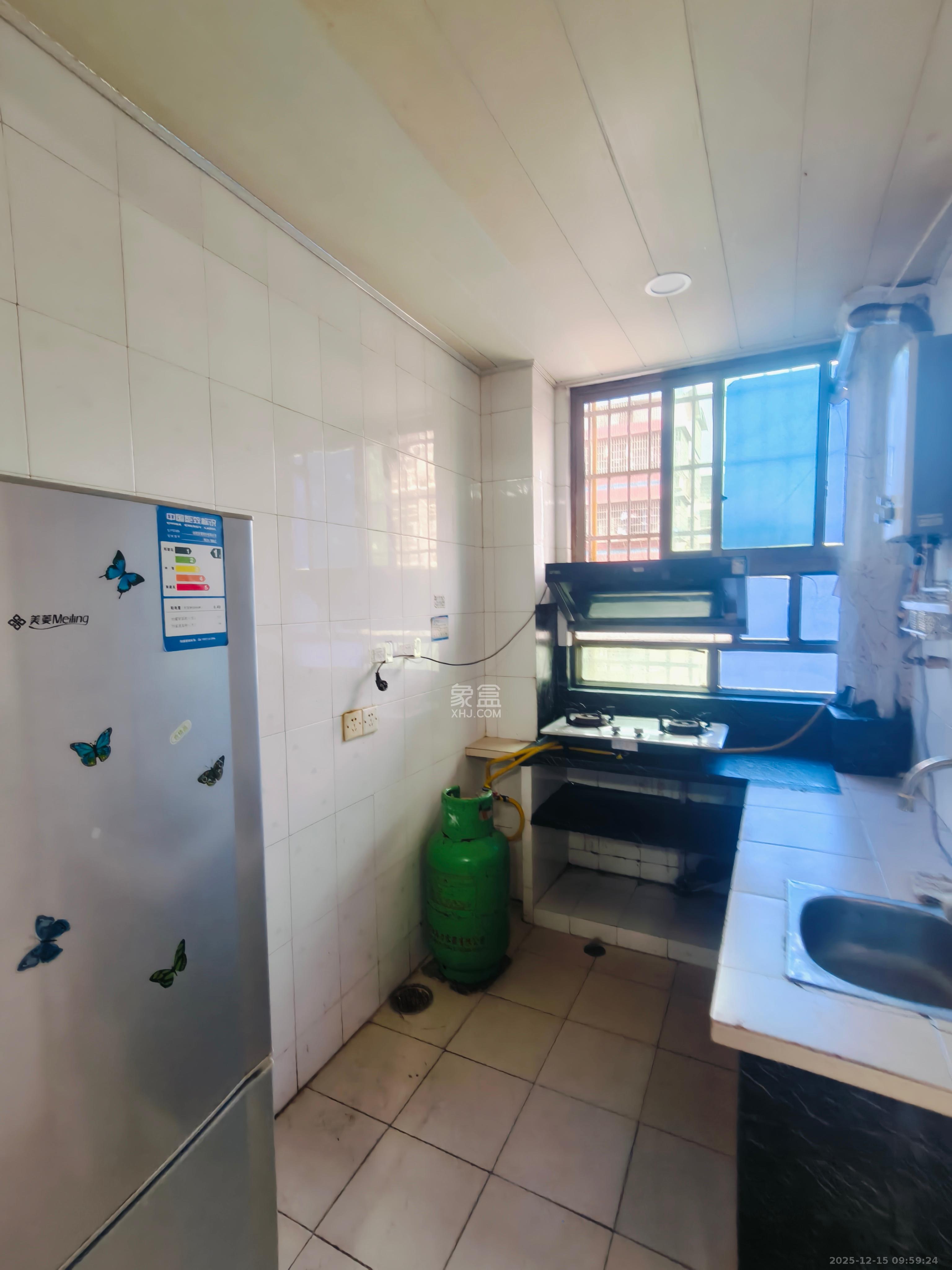 先福安置小区  1室1厅1卫    1000.0元/月室内图