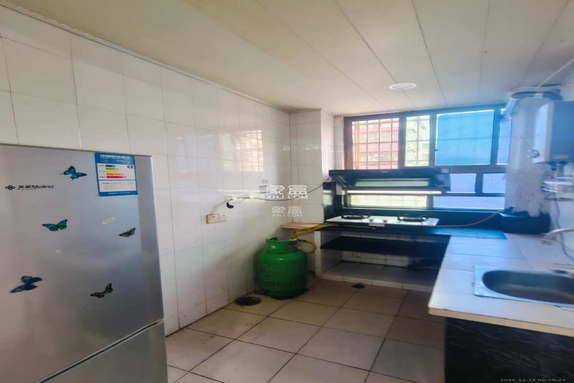 先福安置小区 1室1厅1卫 1000.0元/月 先福安置小区 1室1厅1卫 1000.0元/月室内图