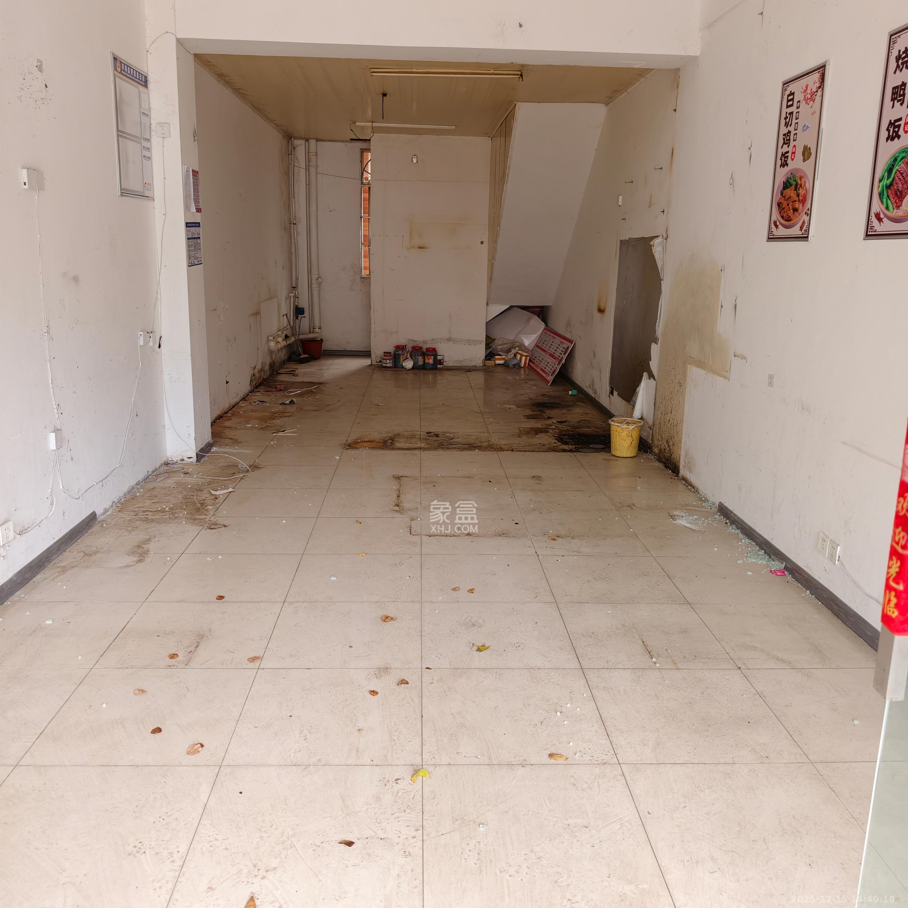 山水人家一二期   98.0㎡      2300.0元/月室内图