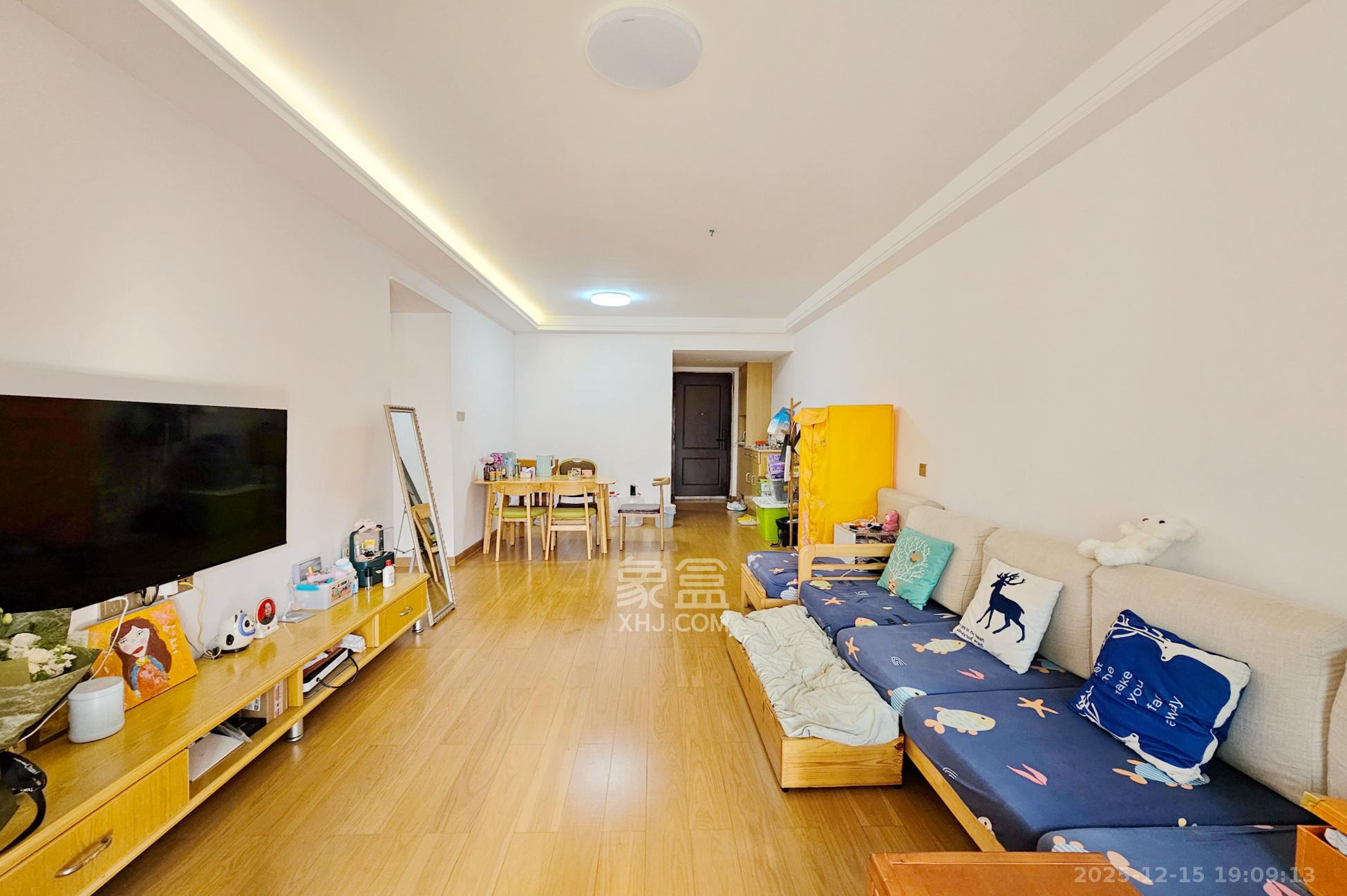 阳光城尚东湾蓝莓苑  3室2厅1卫    95.0万