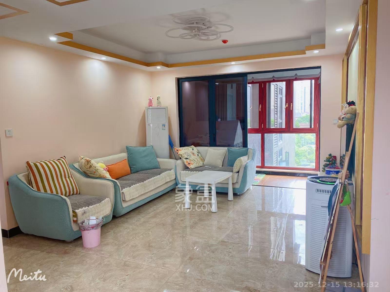 中建梅溪湖中心  3室2厅2卫    2800.0元/月