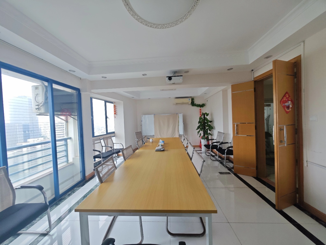 金城SOHO（海岸金城金城国际）  8室3厅1卫    20000.0元/月