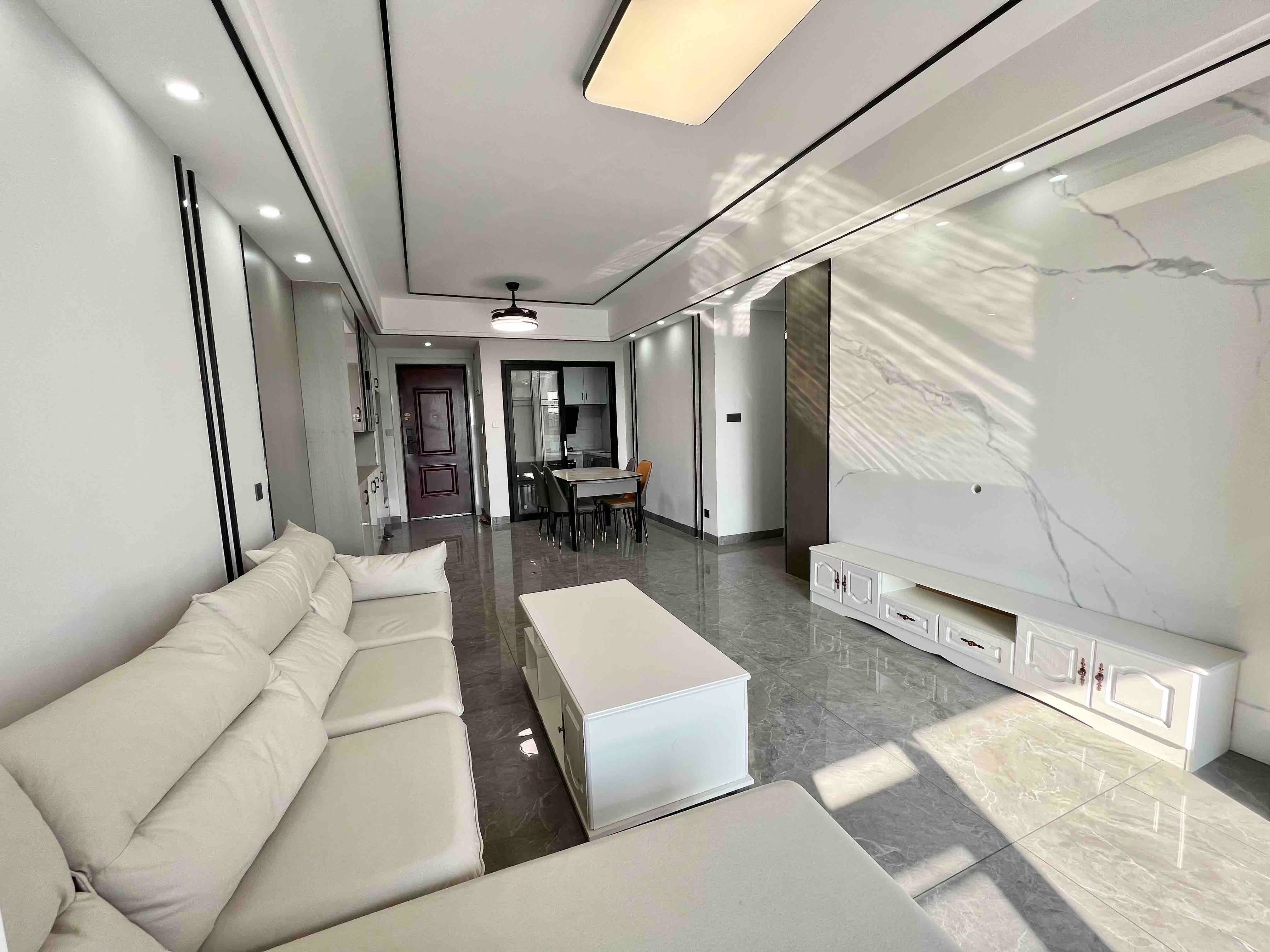 奥园铂誉府  4室2厅2卫    2500.0元/月