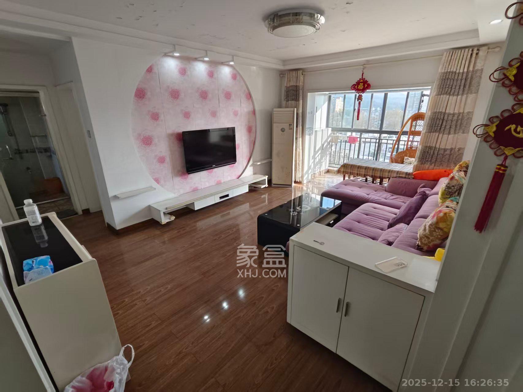 愿景品格家园  3室2厅1卫    1800.0元/月