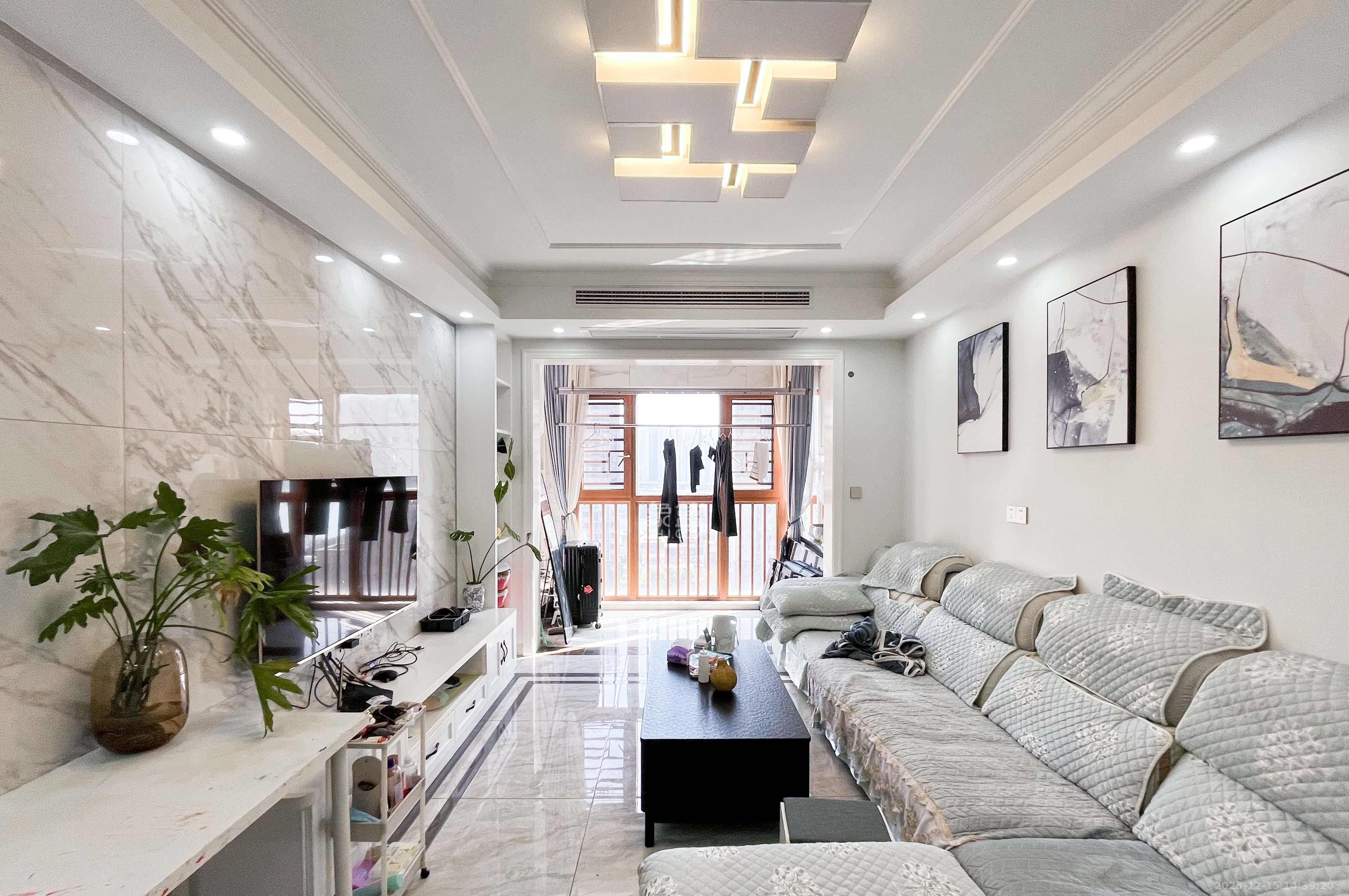 中建梅溪湖中心  3室2厅2卫    123.0万