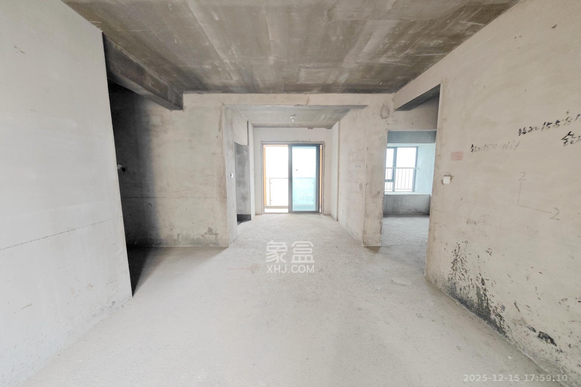 新城新世界四期柏樾  3室2厅1卫    118.0万