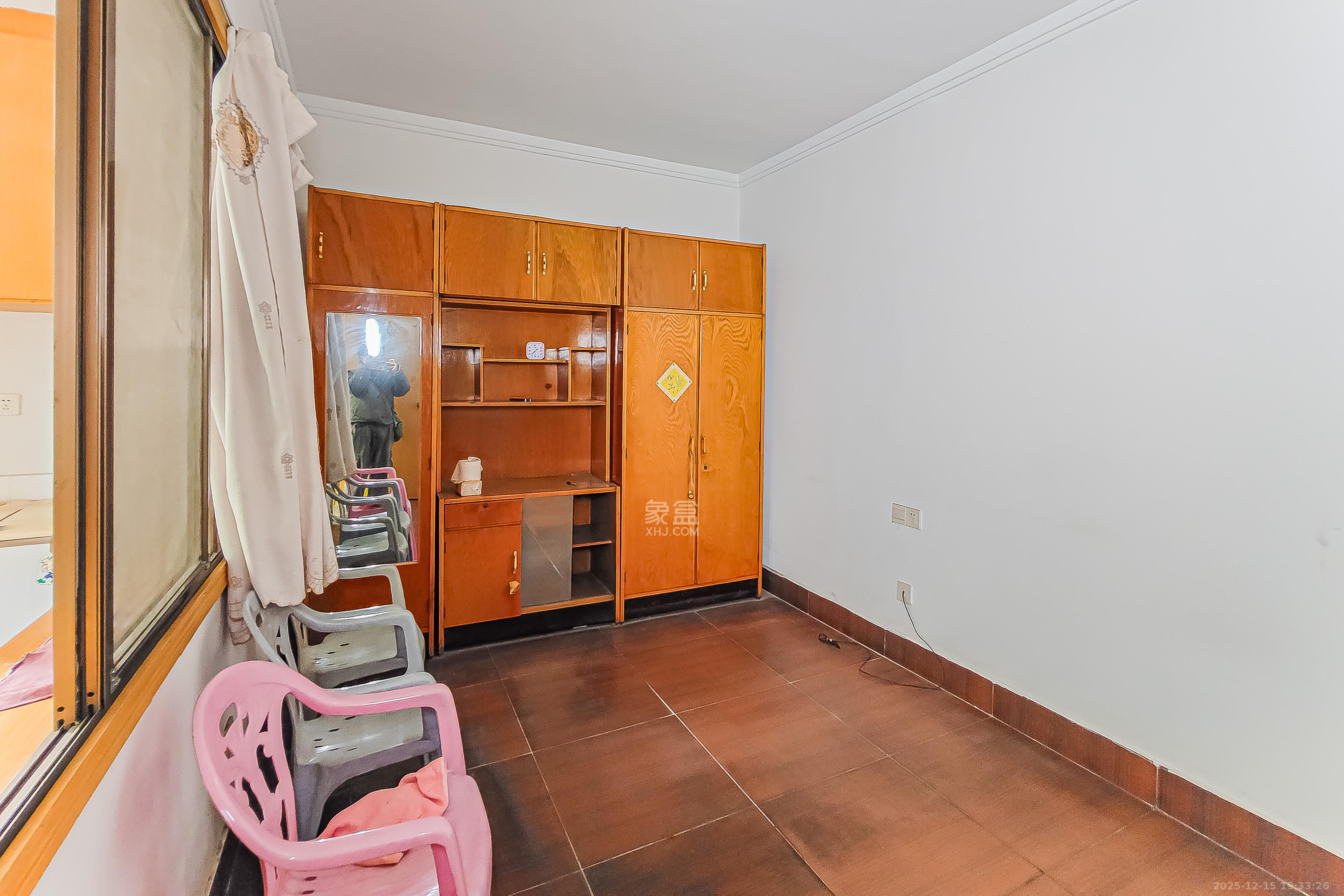 向东南社区 1室1厅1卫 30.0万 向东南社区 1室1厅1卫 30.0万卧室