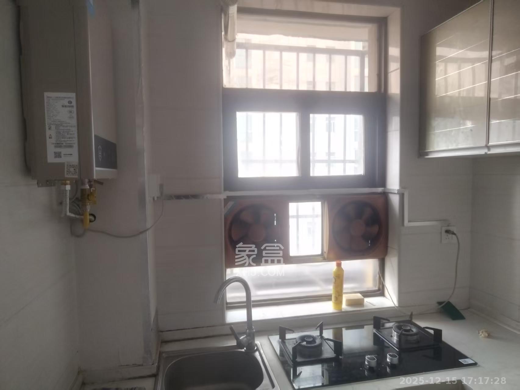 五一大道202（中环壹世界）  3室2厅1卫    4500.0元/月