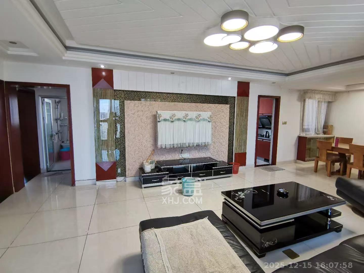 锦湘国际星城三期（锦绣苑）  3室2厅2卫    2700.0元/月