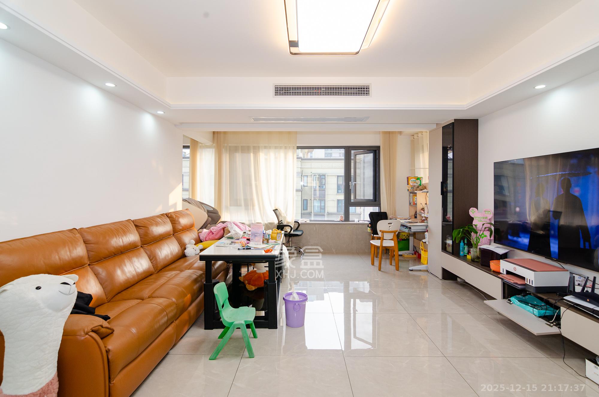 春晖花园  5室2厅2卫    130.0万