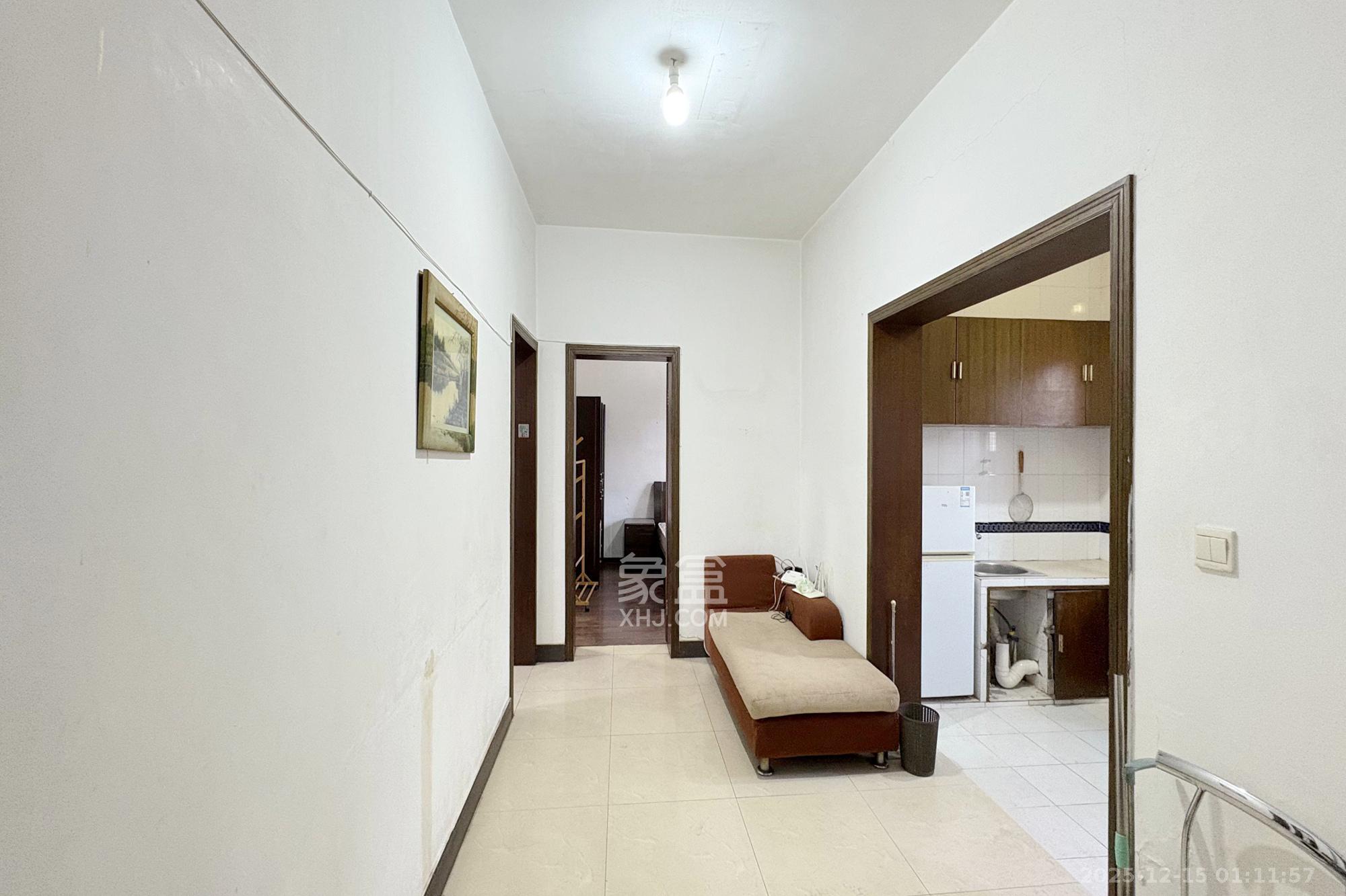 识字里社区  2室1厅1卫    44.0万