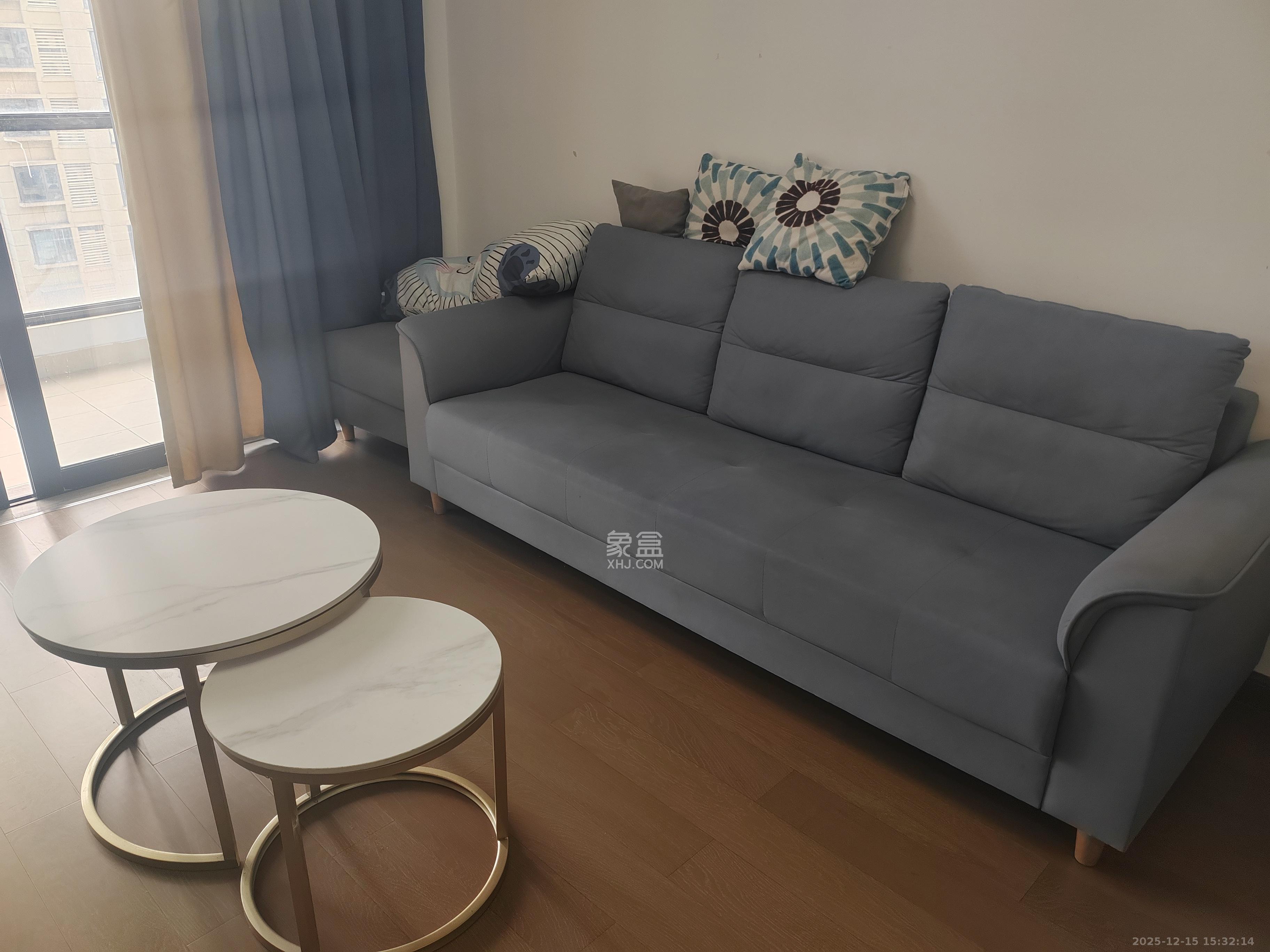 阳光城尚东湾蓝莓苑  3室2厅1卫    2400.0元/月