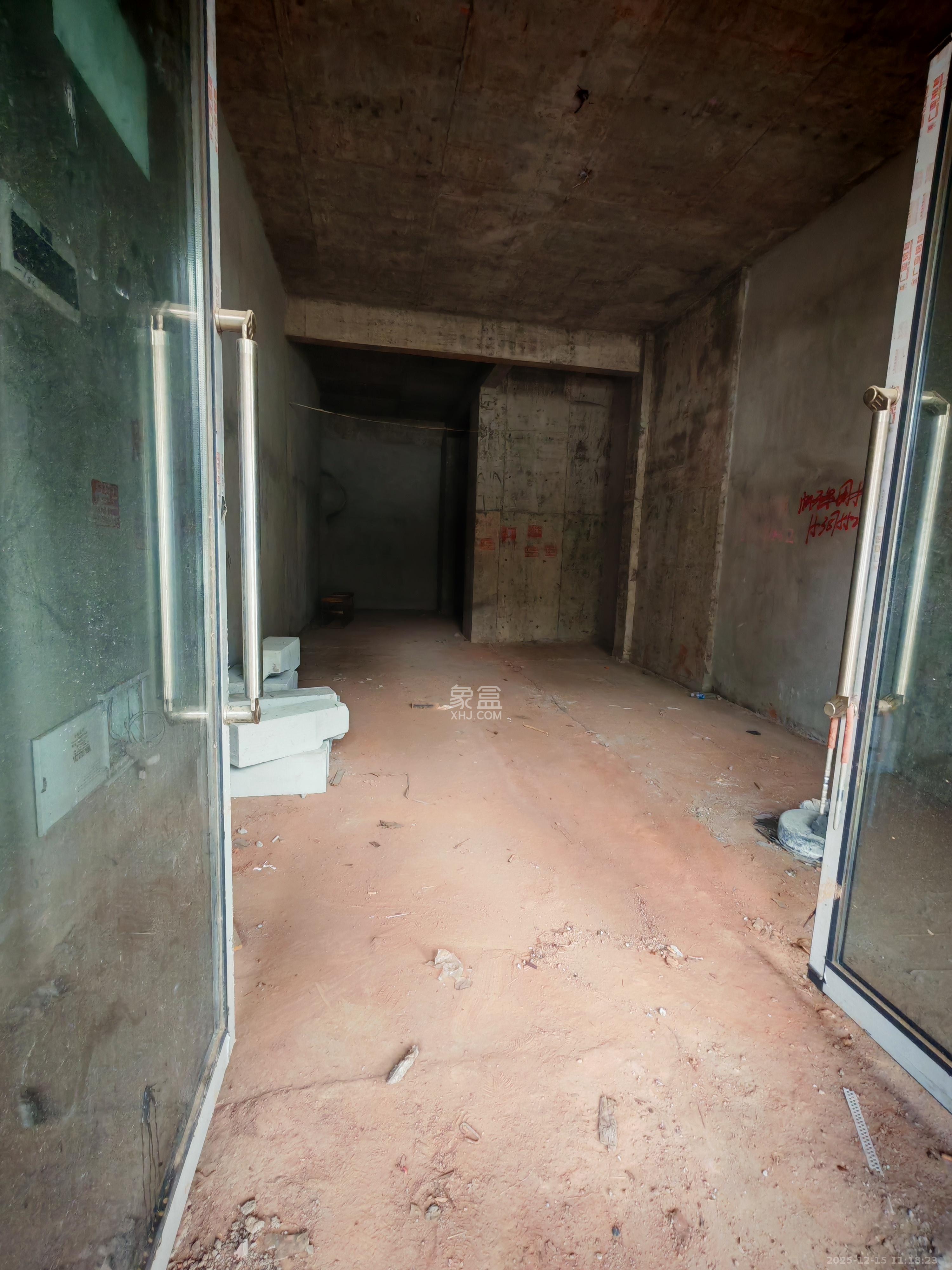 汉唐翰林府  1室0厅0卫    5000.0元/月