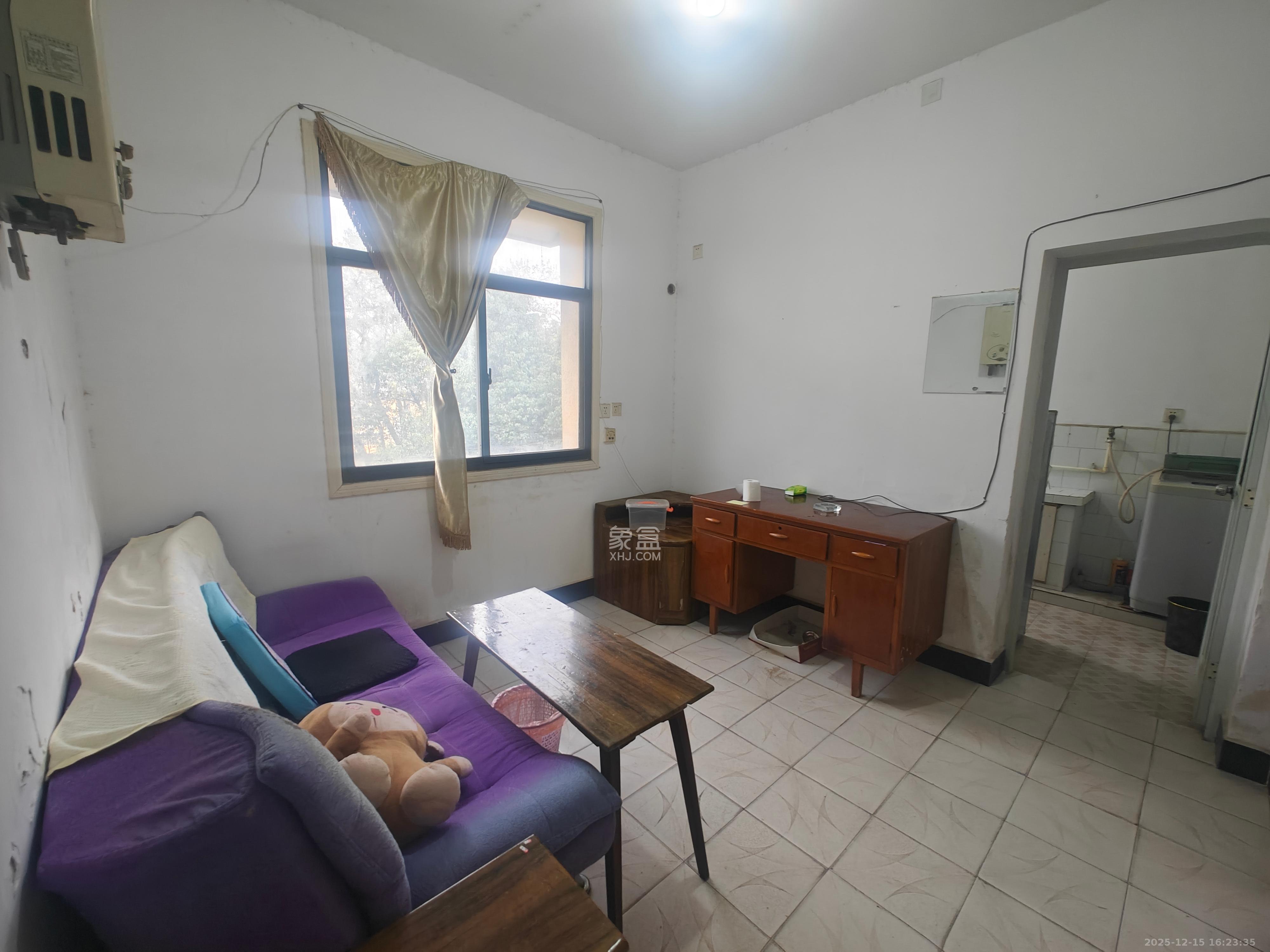 石佳冲小区  2室1厅1卫    1800.0元/月