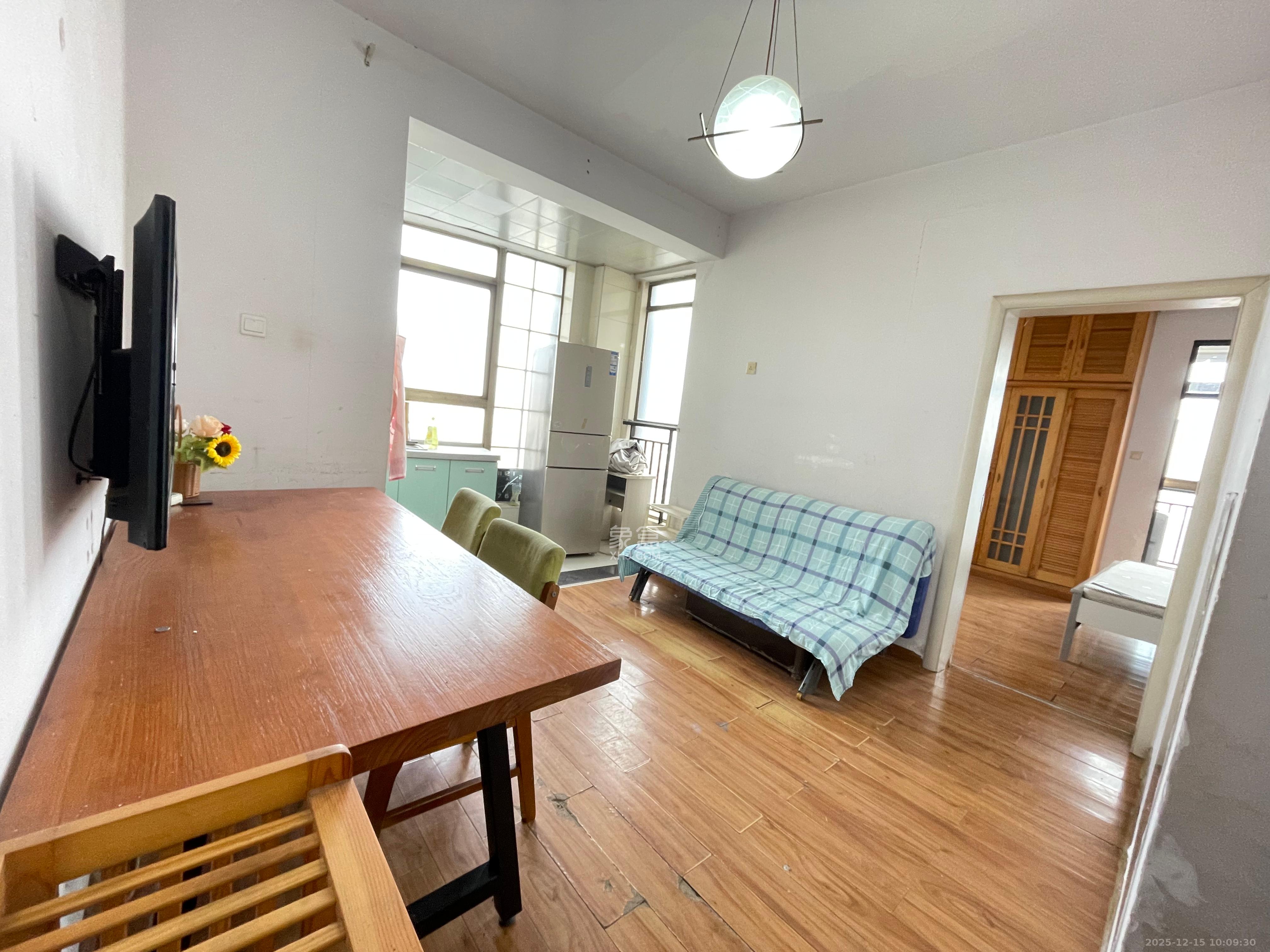 城南郡  1室1厅1卫    1600.0元/月