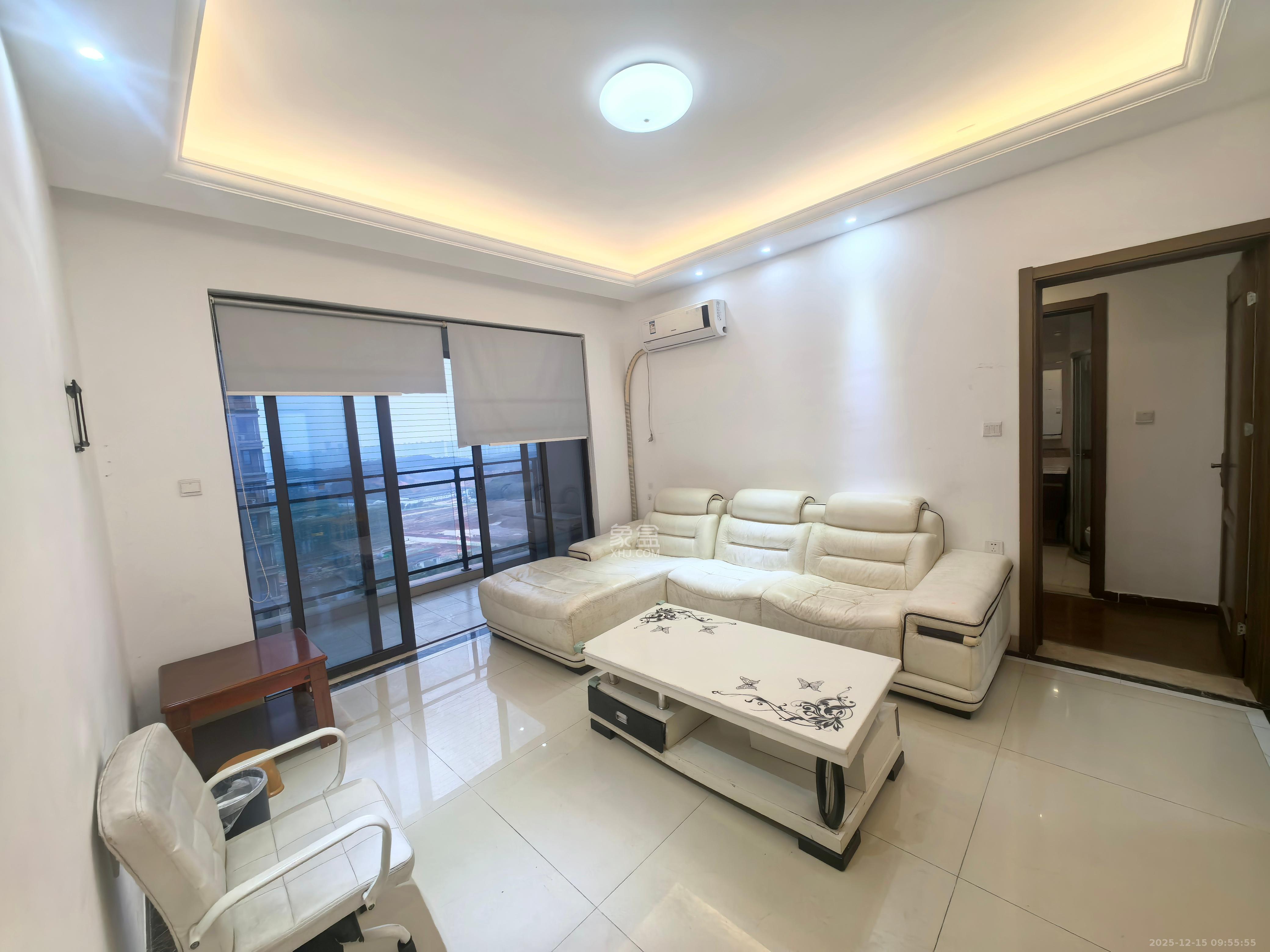 旺德府恺悦国际  3室2厅1卫    2300.0元/月