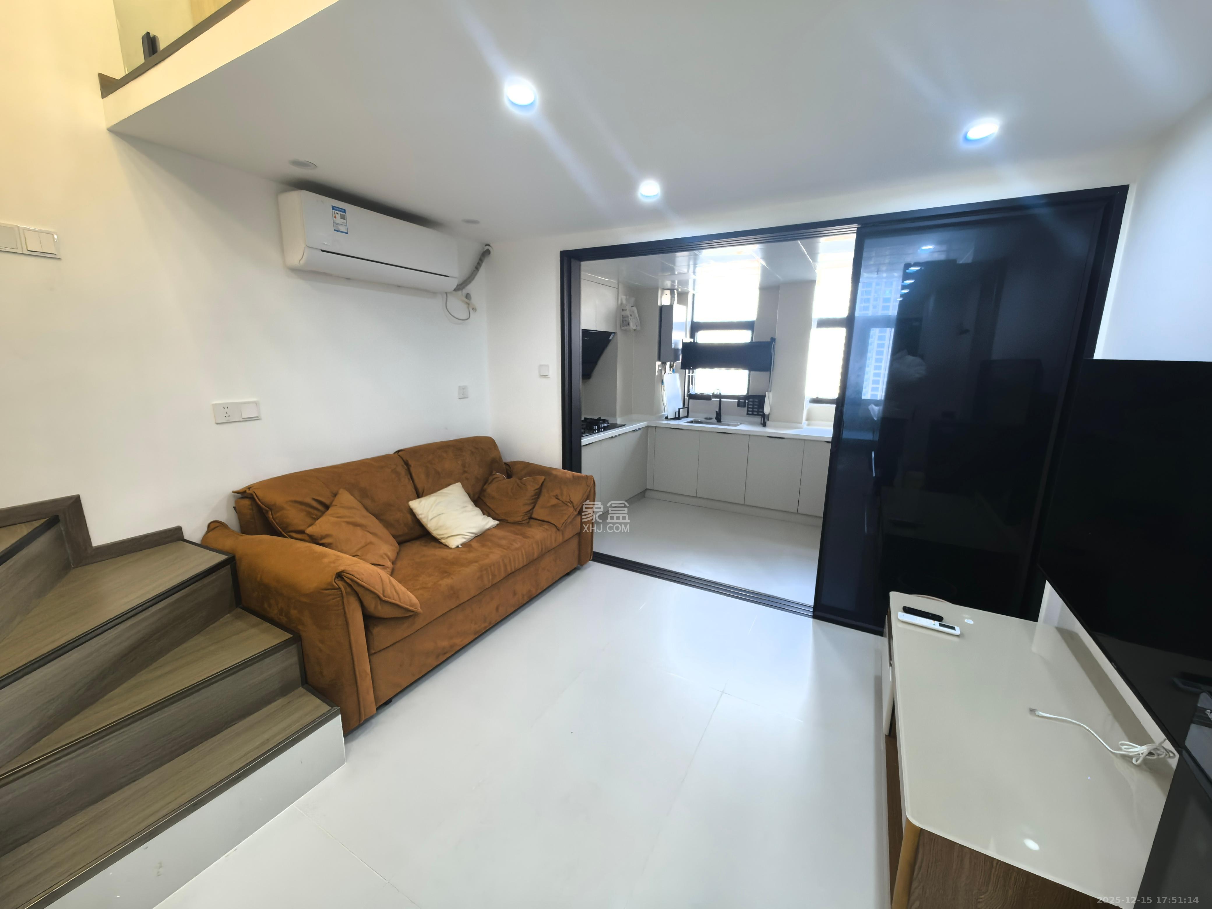 天鸿天府（天鸿中央大院）  2室1厅1卫    2200.0元/月