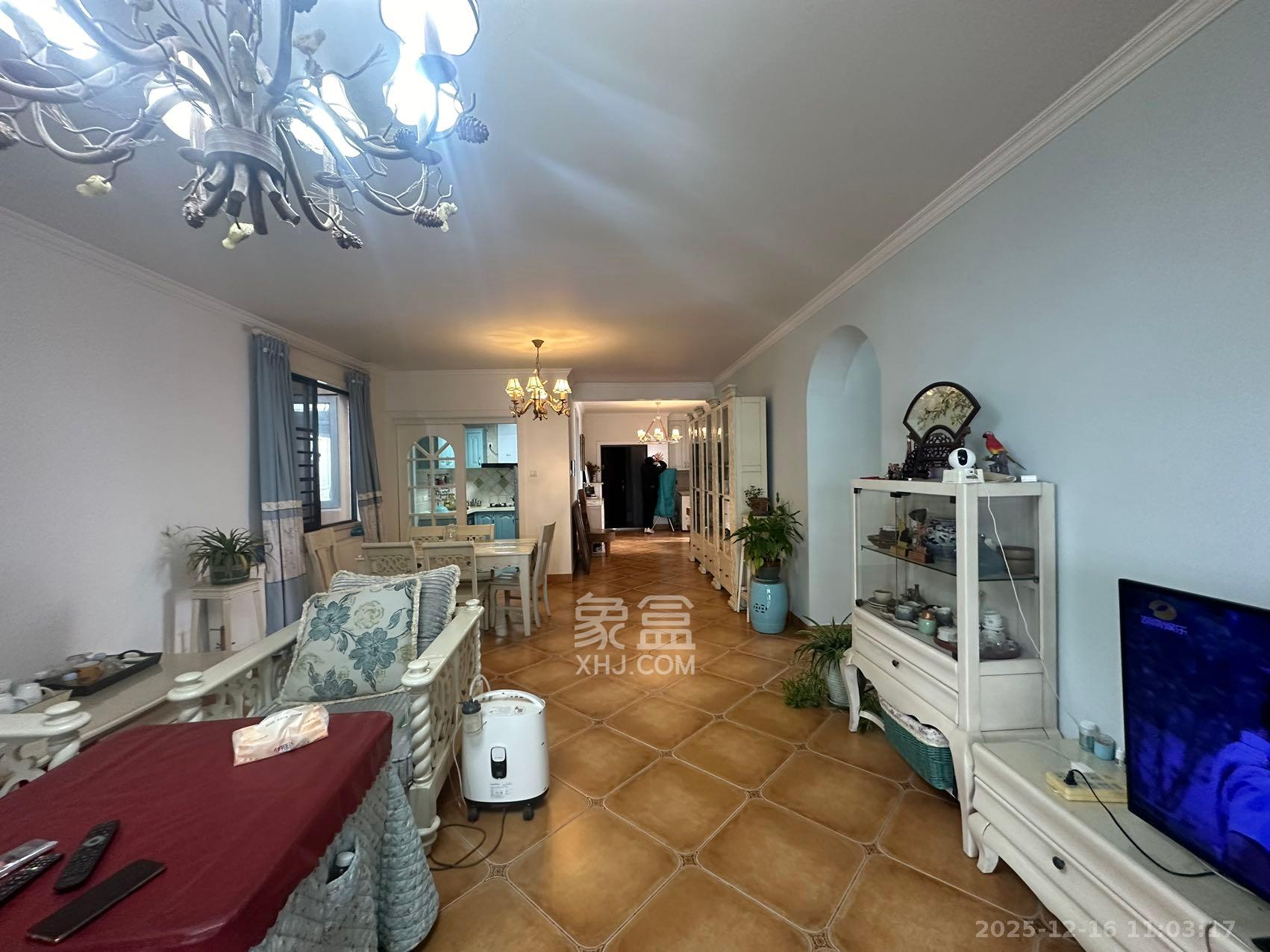 湘江世纪城湘江豪庭  4室2厅2卫    8500.0元/月