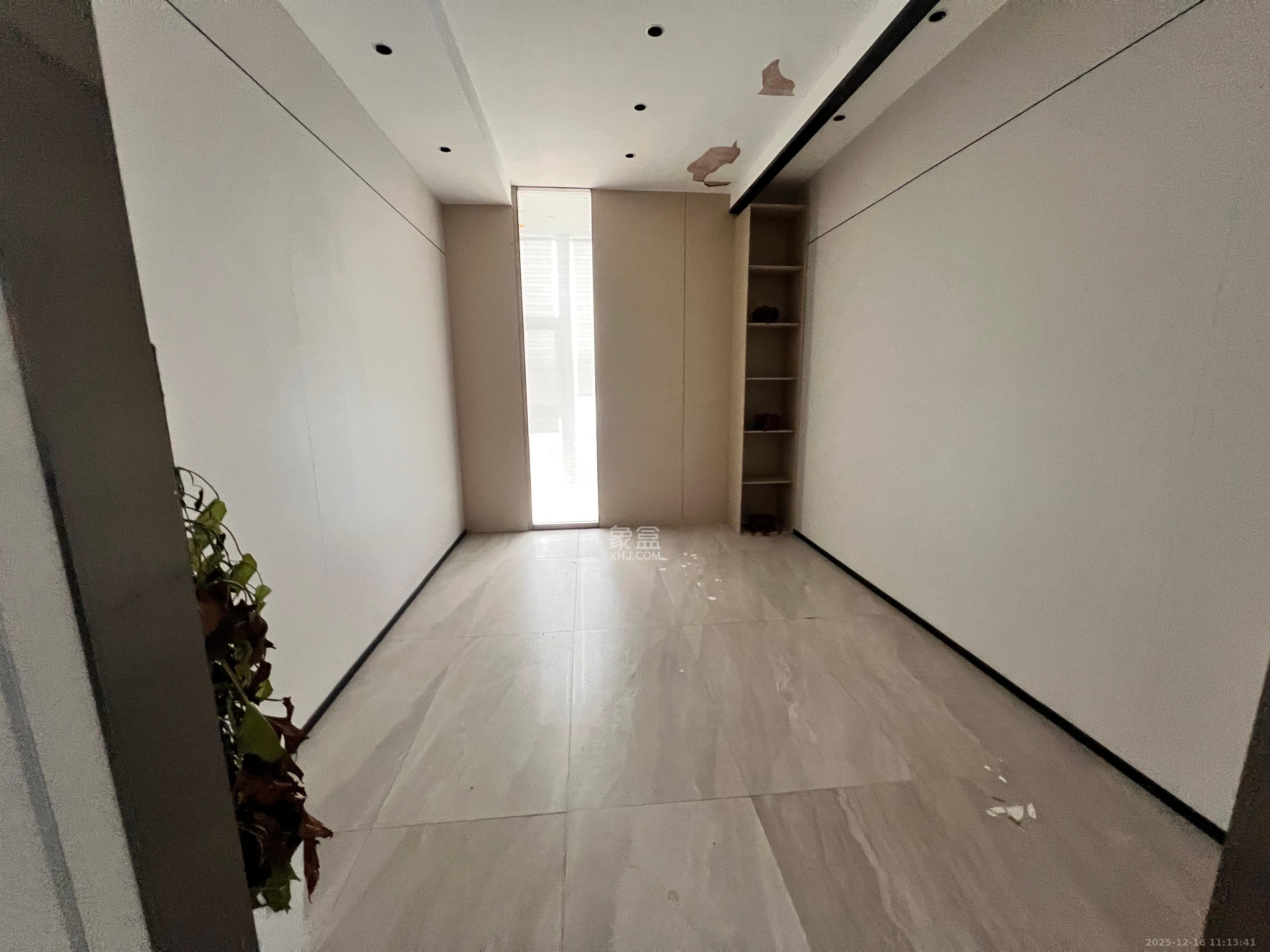 长房国际大厦   300.0㎡      18000.0元/月室内图