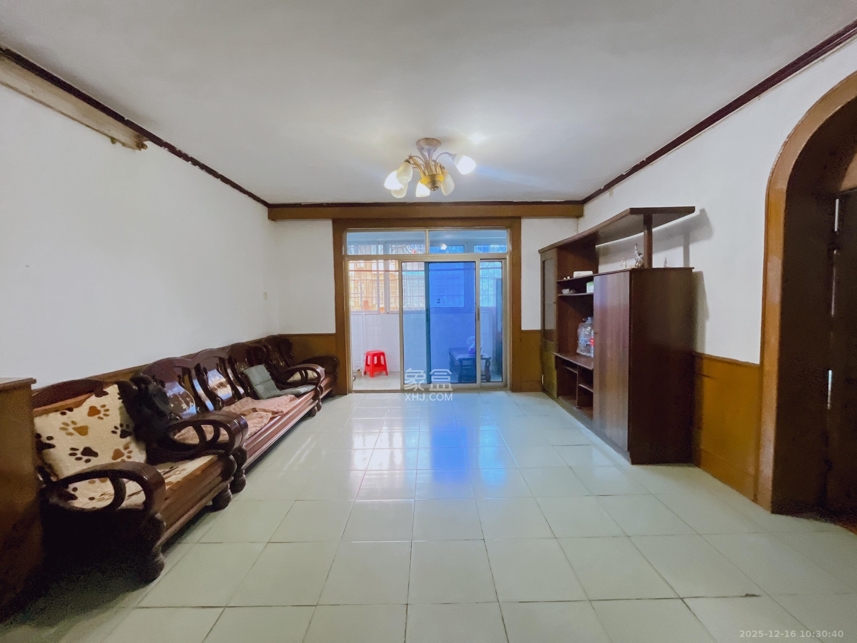 学宫公寓  2室1厅1卫    2000.0元/月