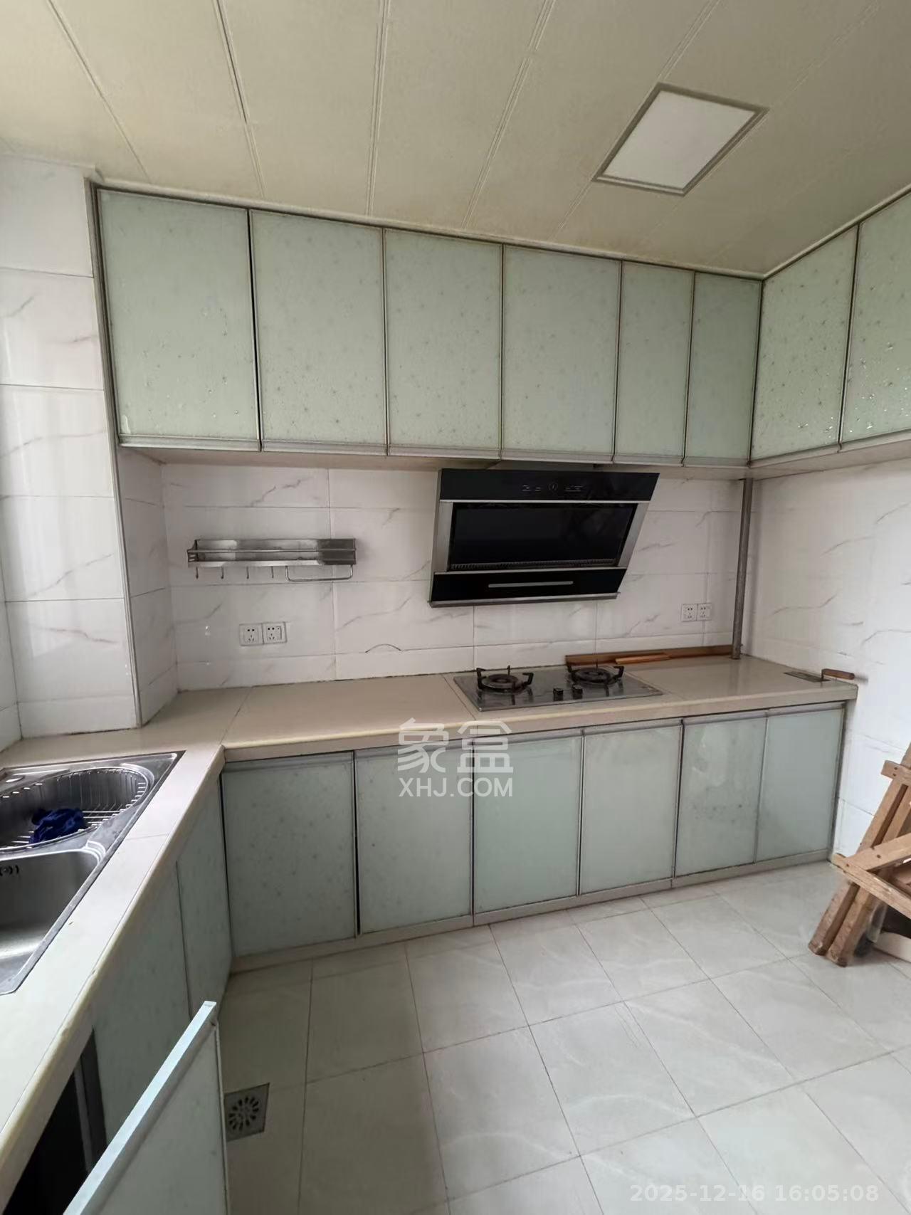 星城新宇黎锦苑  3室2厅2卫    2000.0元/月室内图