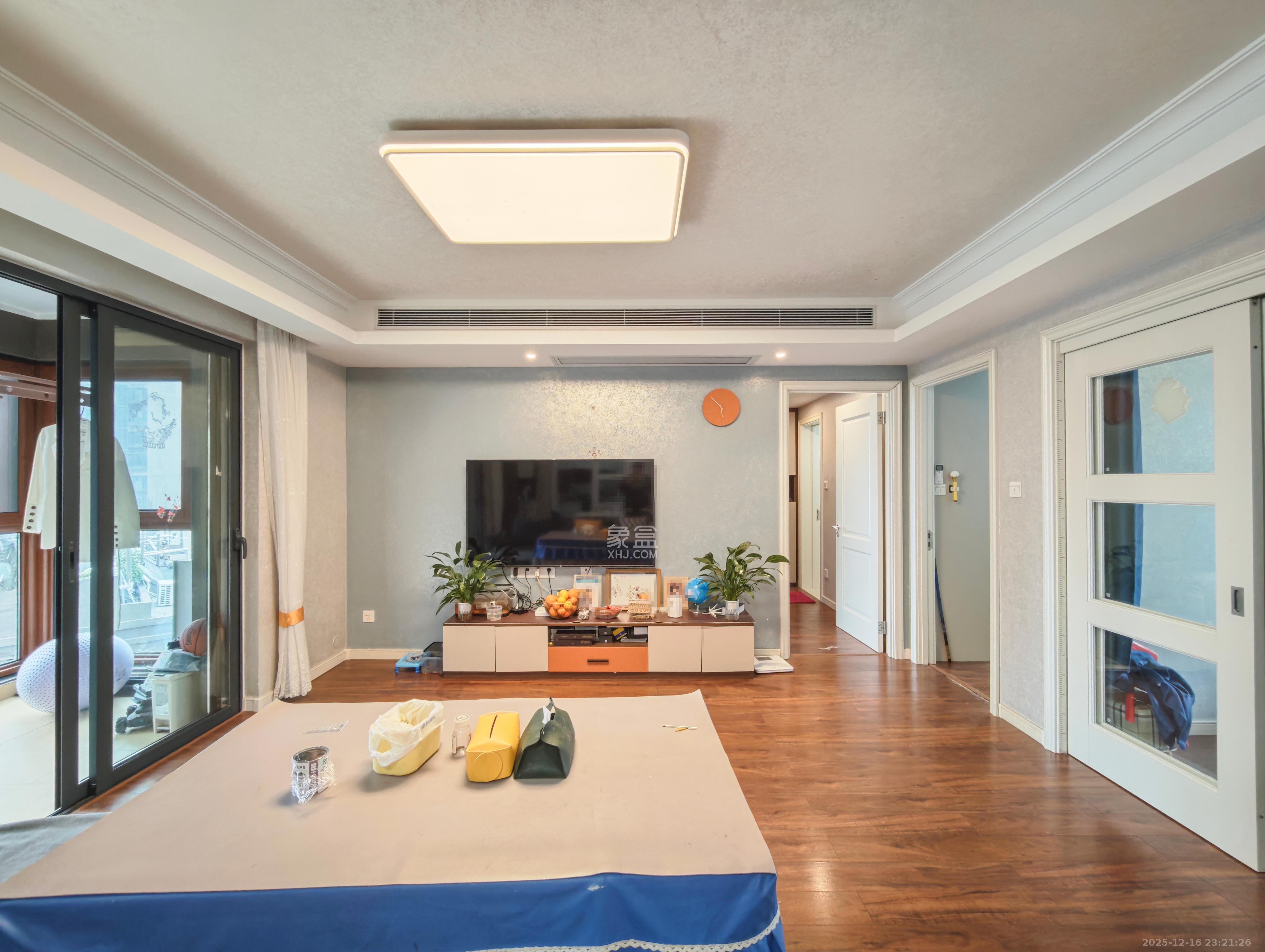 万科魅力之城锋镜里  4室2厅2卫    138.8万