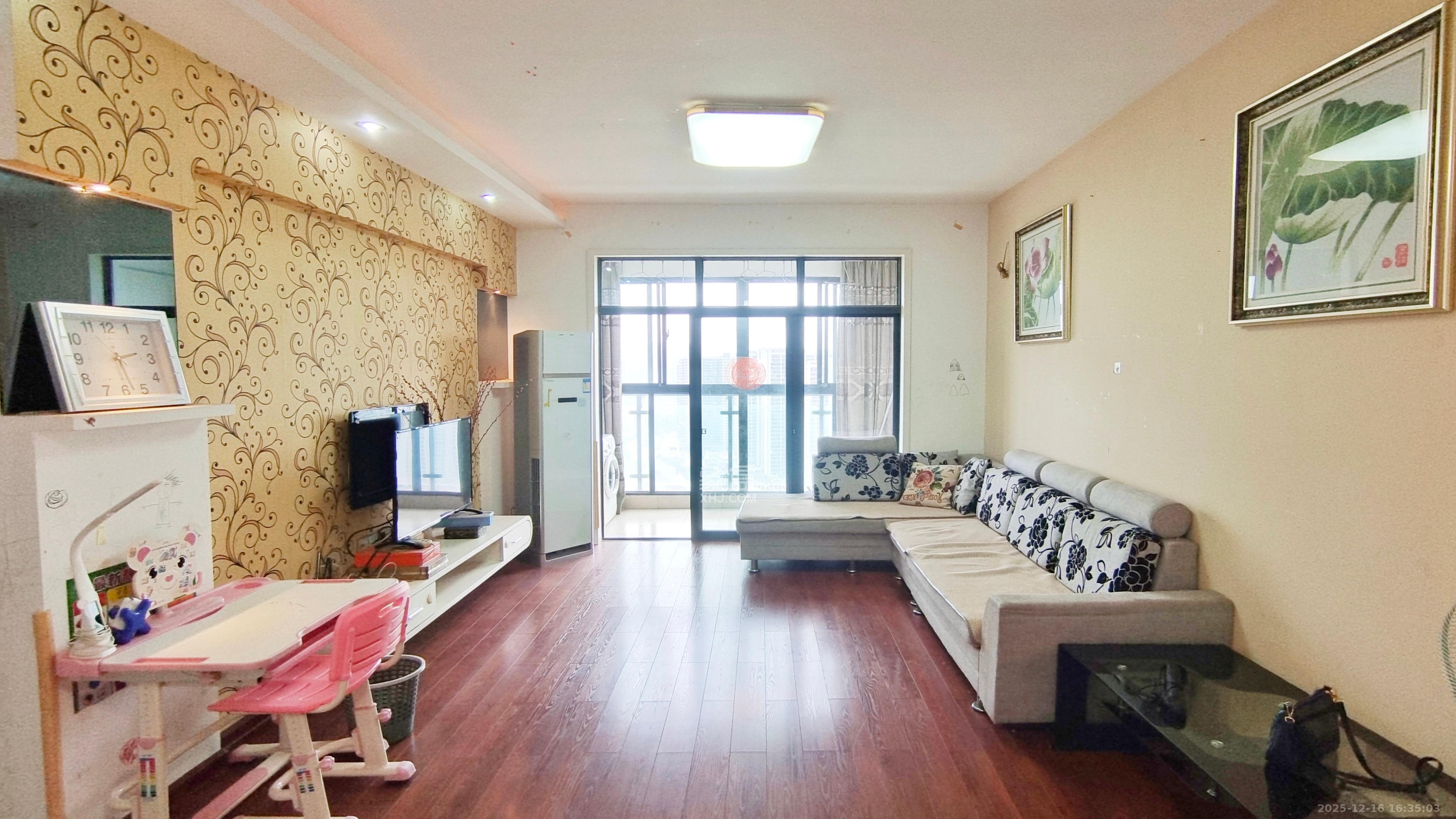 江河双水湾  2室2厅1卫    2000.0元/月