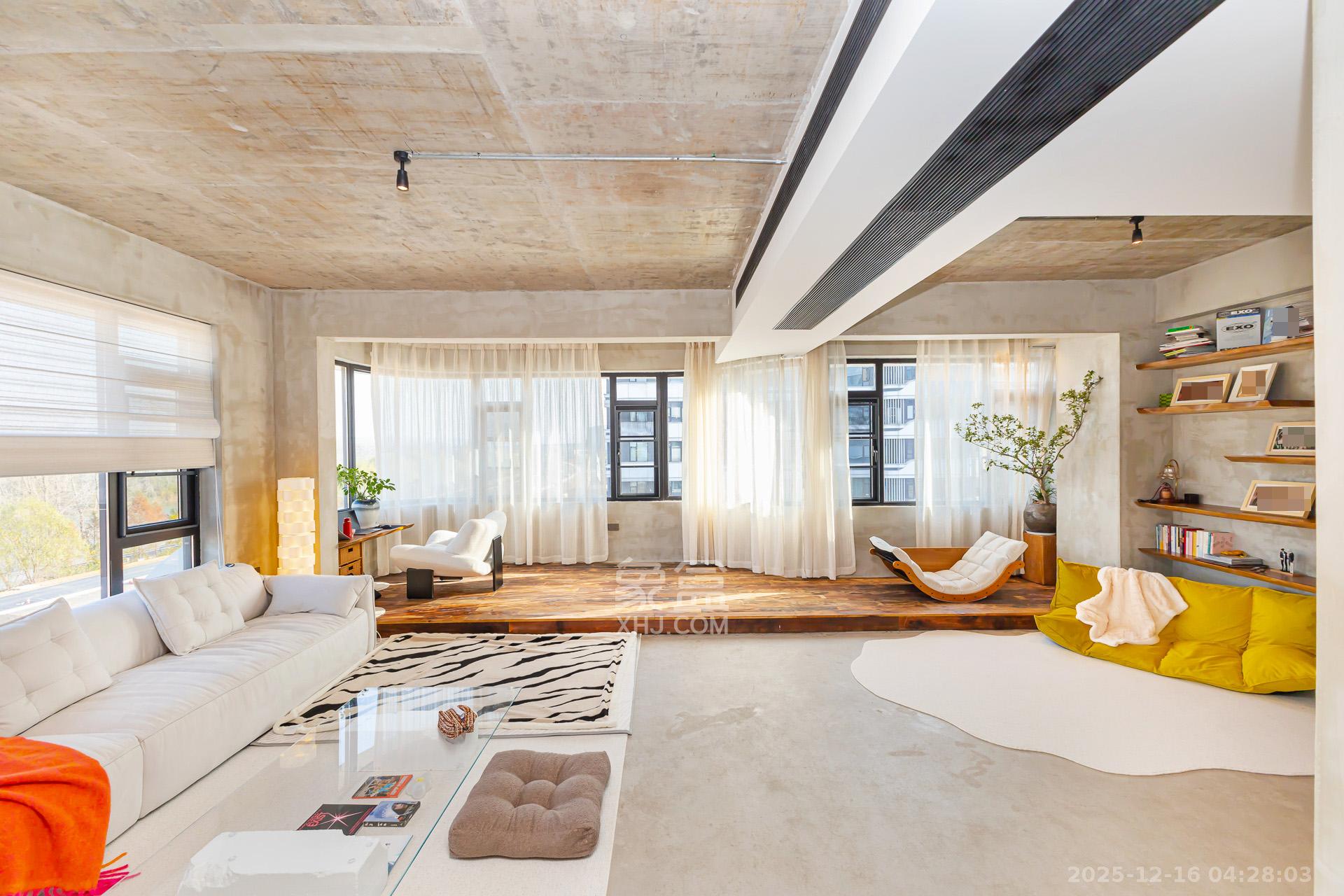 长房润和湘江玥  5室2厅3卫    300.0万