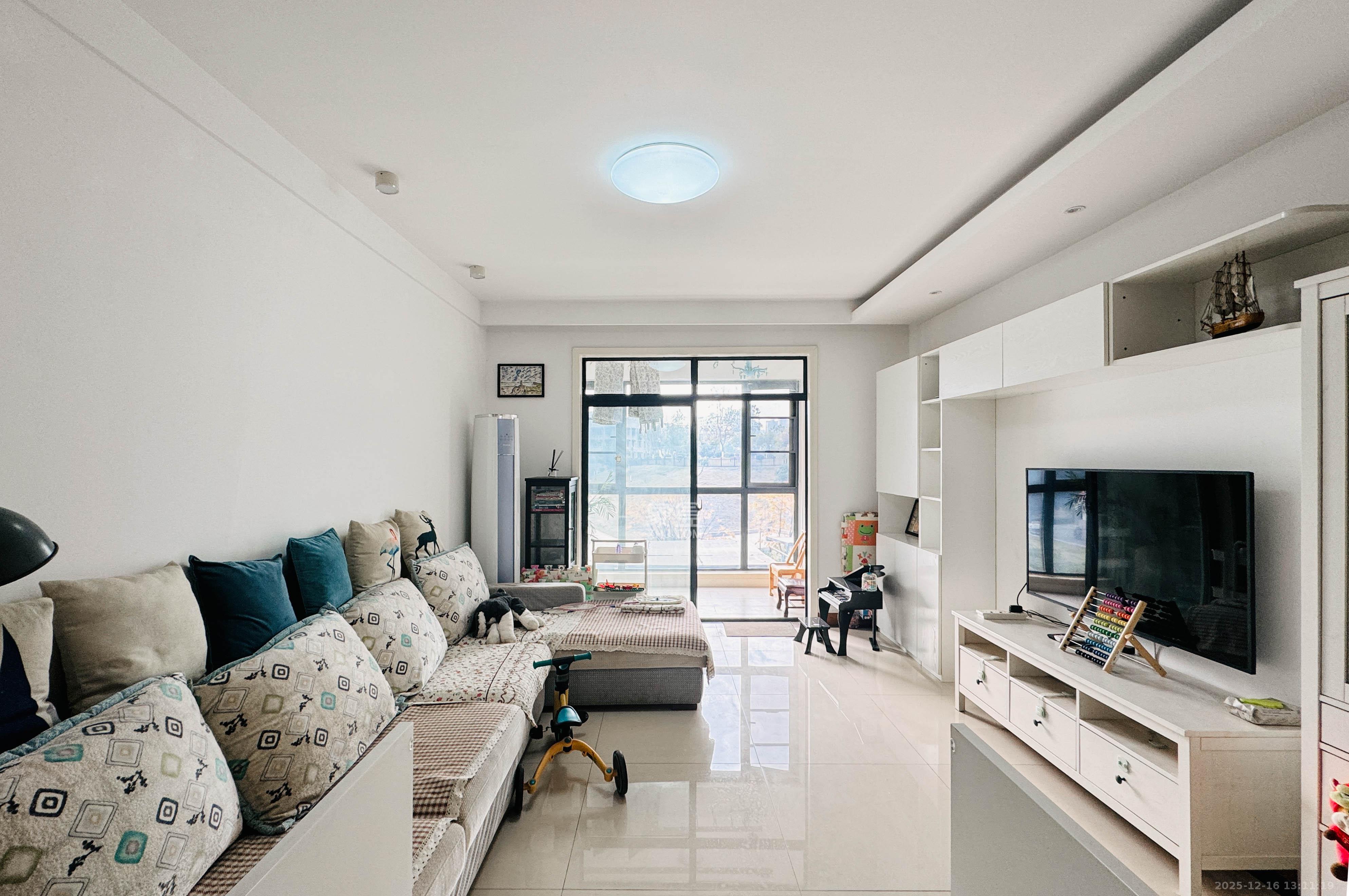 中央美郡  4室2厅2卫    170.0万