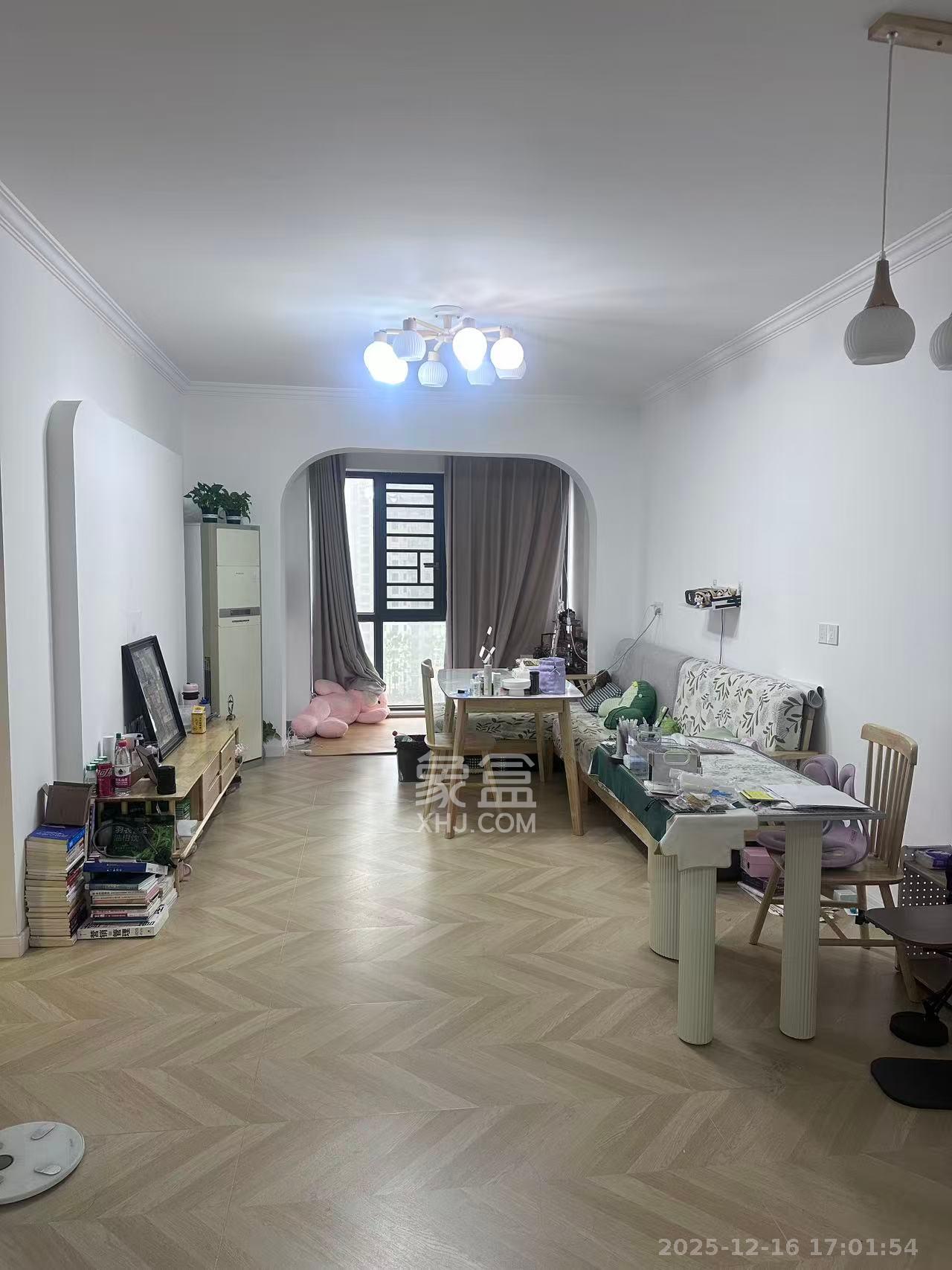 创世纪广场  2室2厅1卫    2100.0元/月