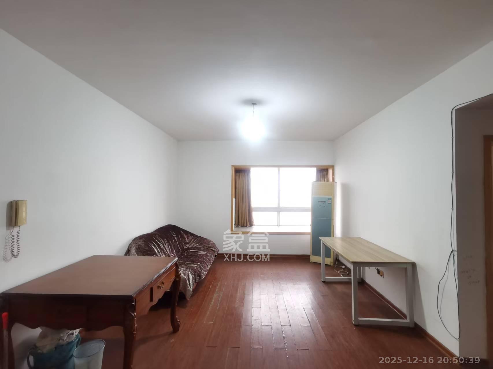 星典时代  3室2厅1卫    1800.0元/月