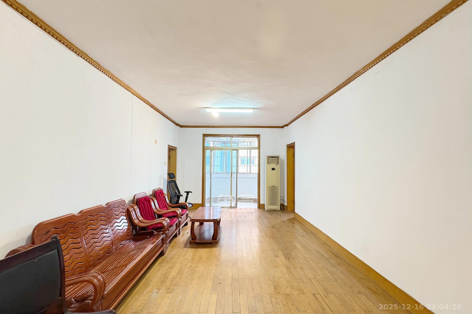 城市花园  3室2厅1卫    105.0万