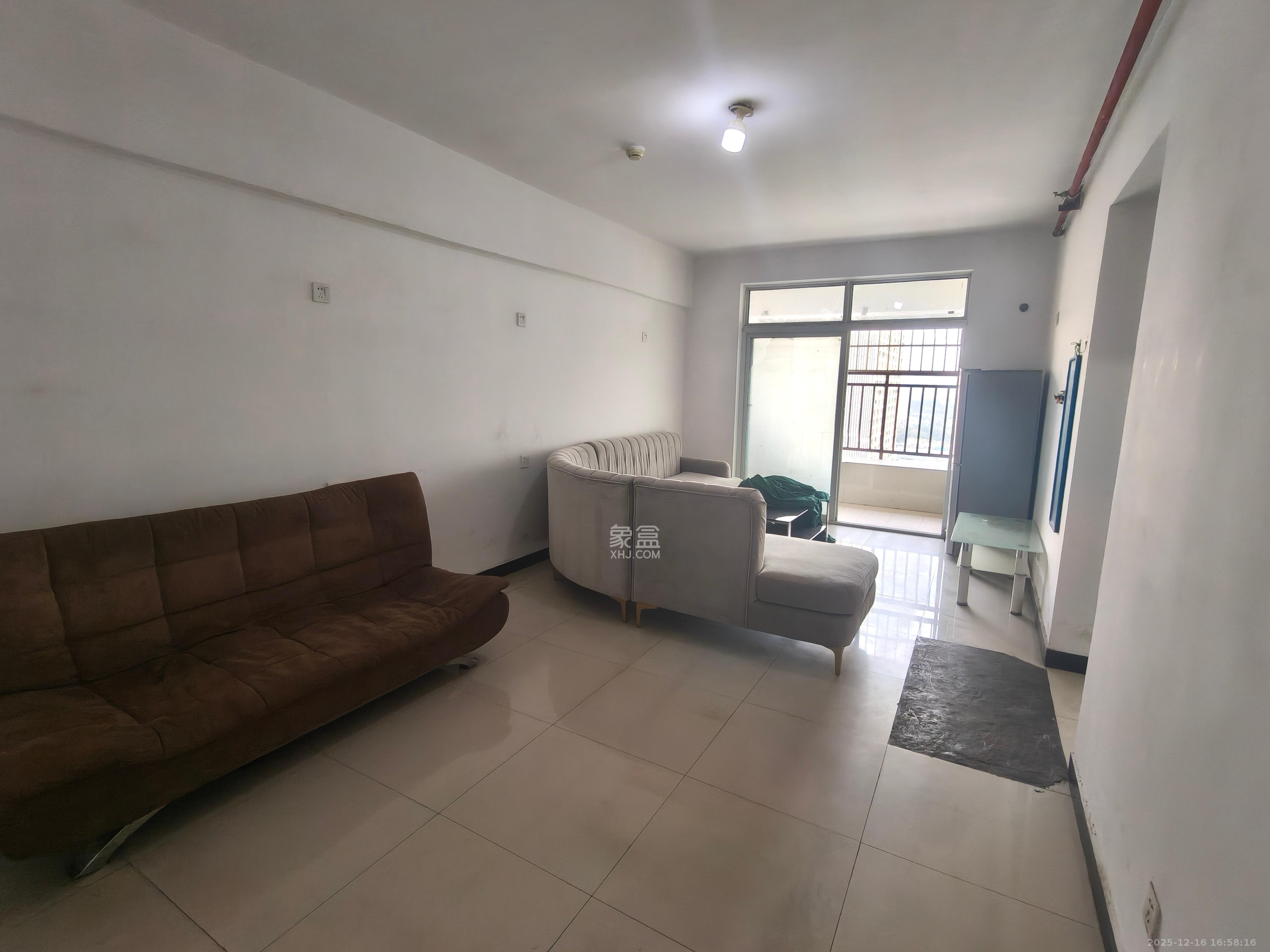 新长海广场  2室1厅1卫    1400.0元/月