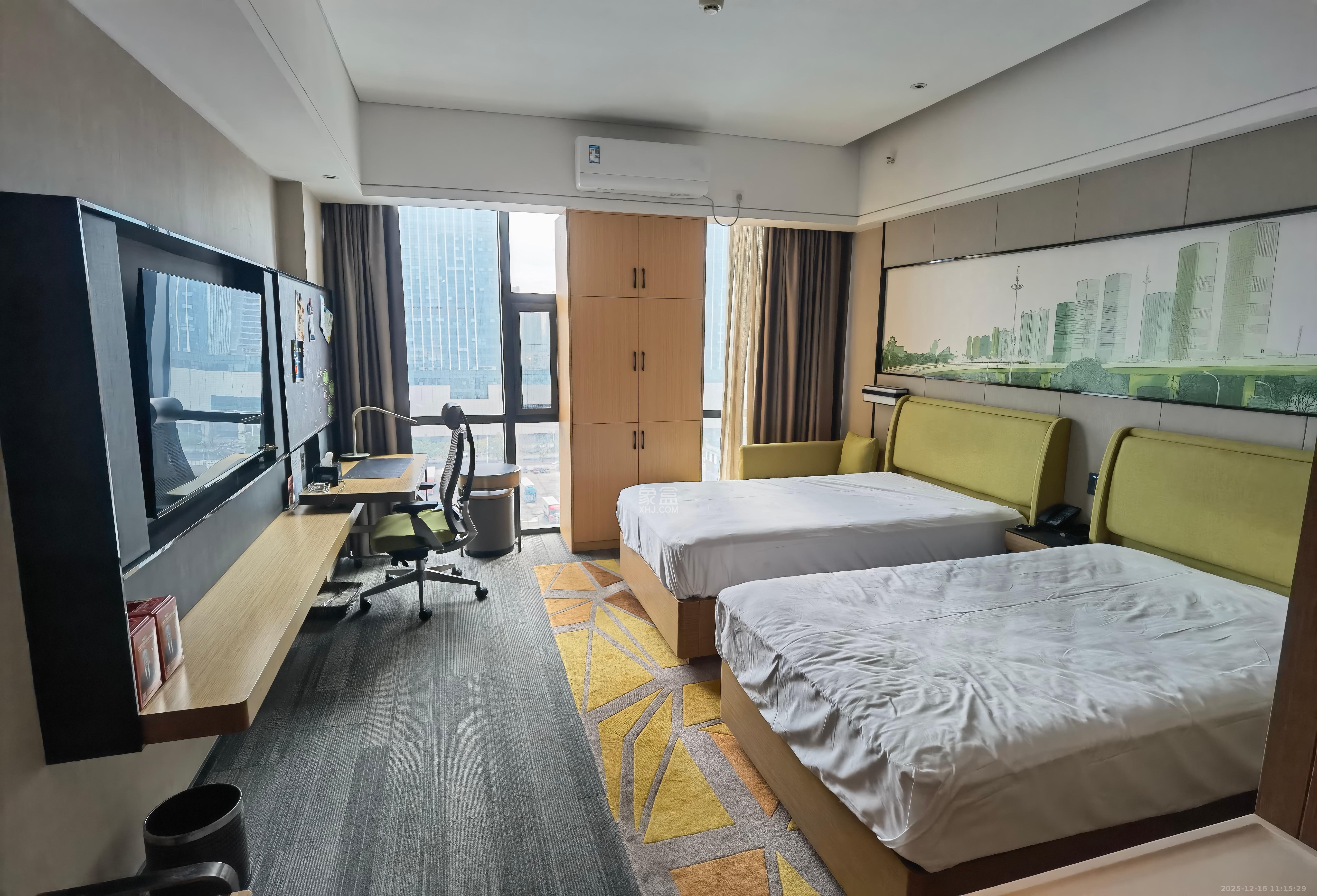 东盈商业广场（华泉城市广场）   45.0㎡      1600.0元/月