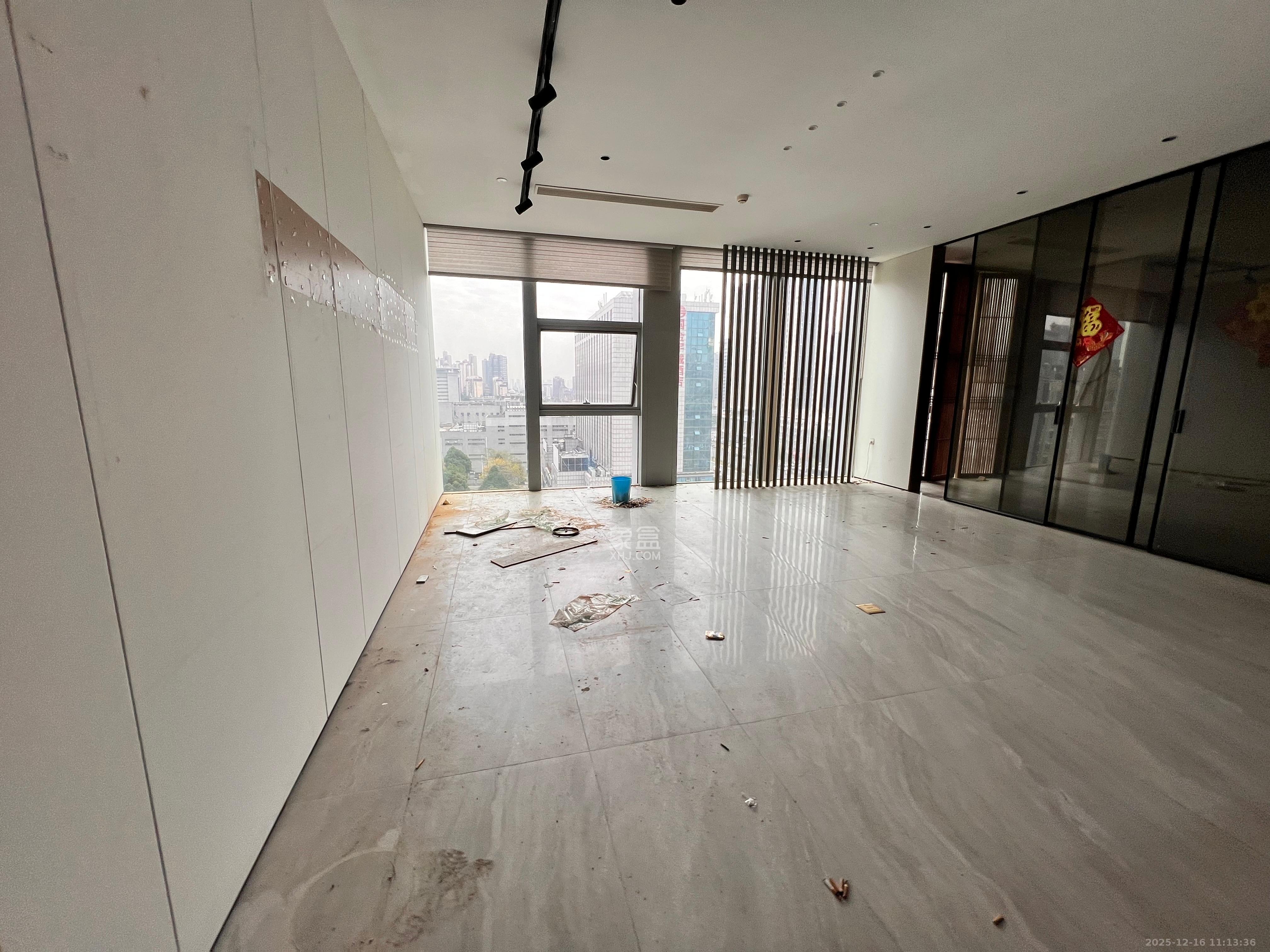 长房国际大厦   300.0㎡      18000.0元/月室内图