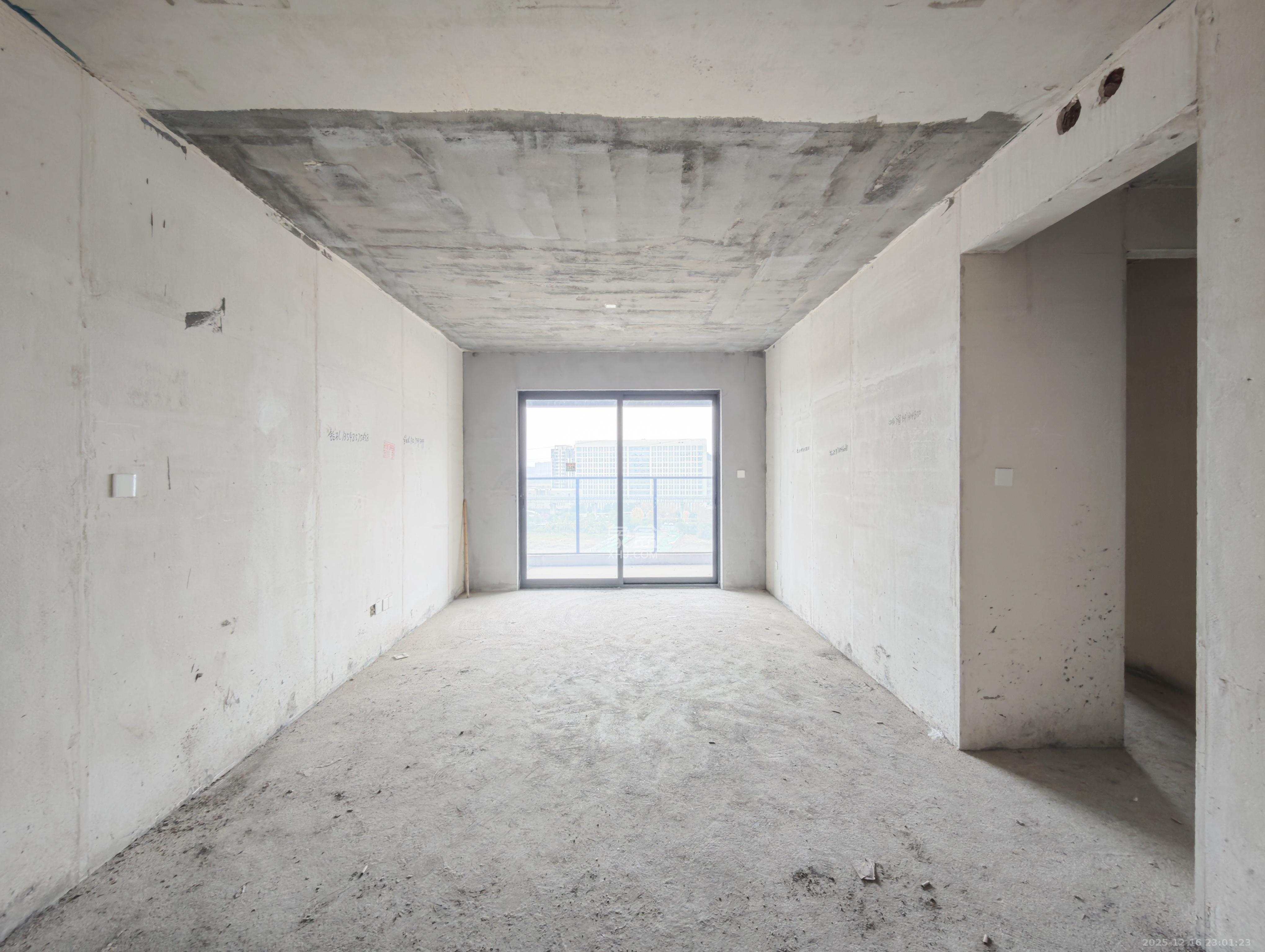 新城明昱东方  1室0厅0卫    90.0万