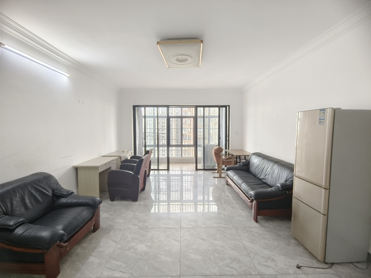 金城万花坊  4室2厅2卫    2800.0元/月