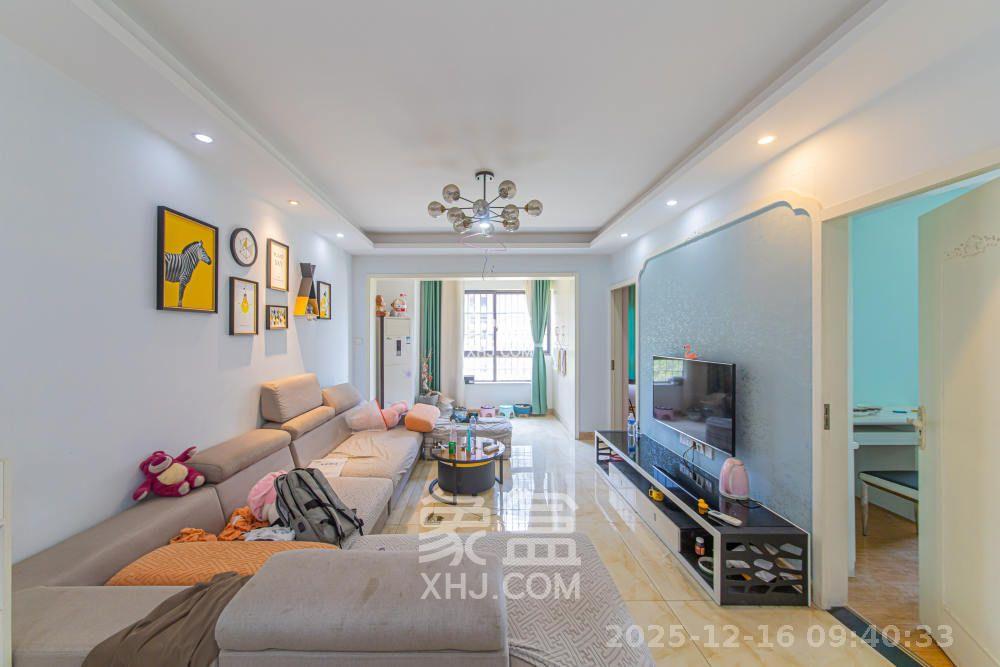 中信凯旋蓝岸（中信新城三期）  3室2厅1卫    2100.0元/月