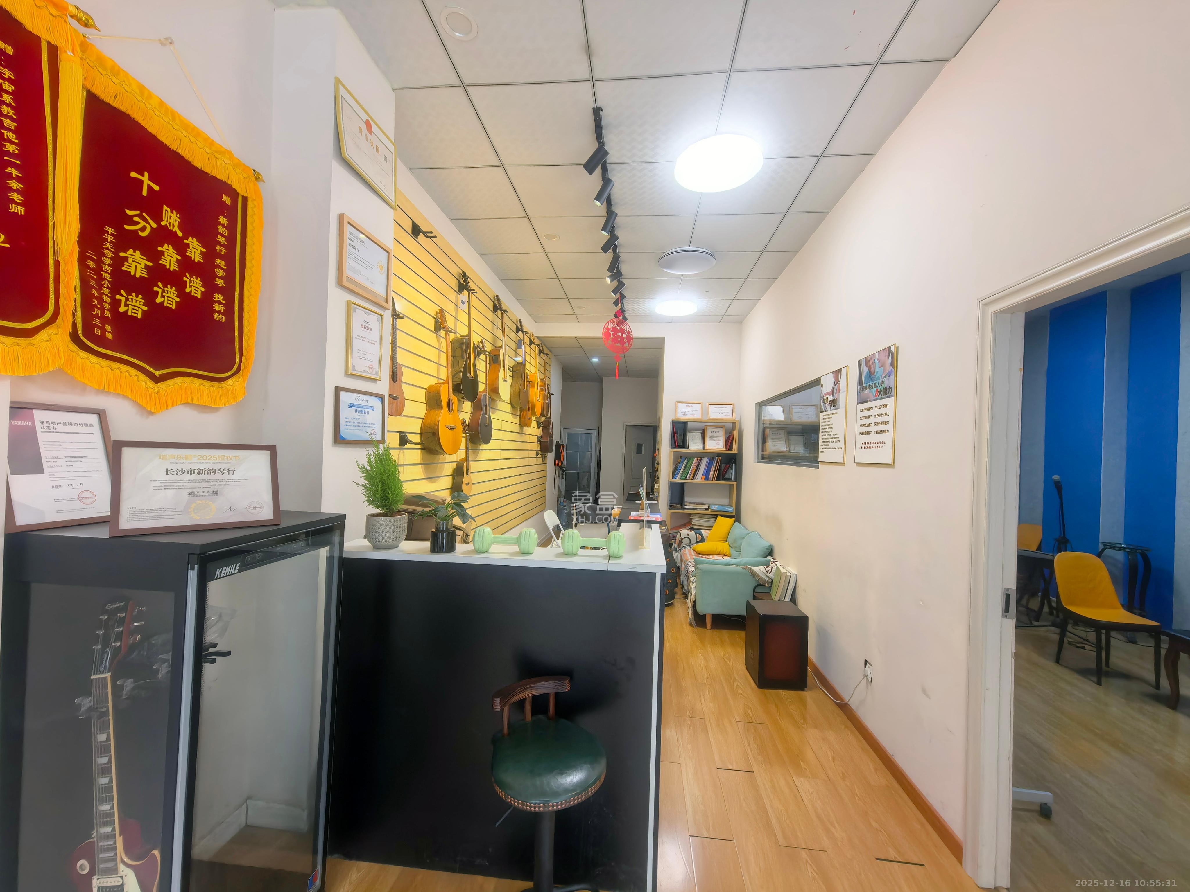 双盈卧龙湾   102.0㎡      6500.0元/月室内图