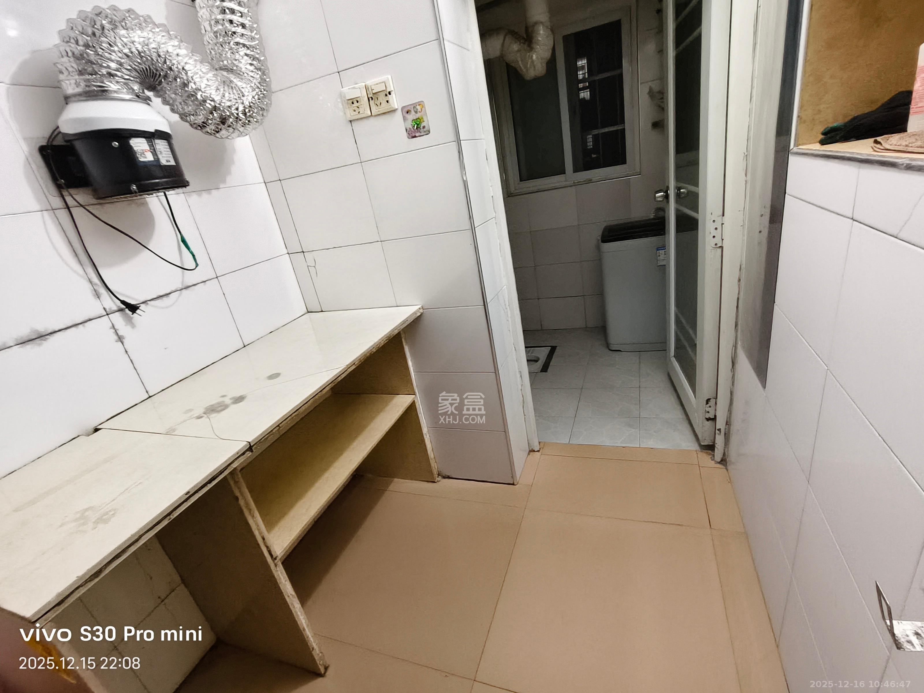 鄱阳小区  1室1厅0卫    700.0元/月