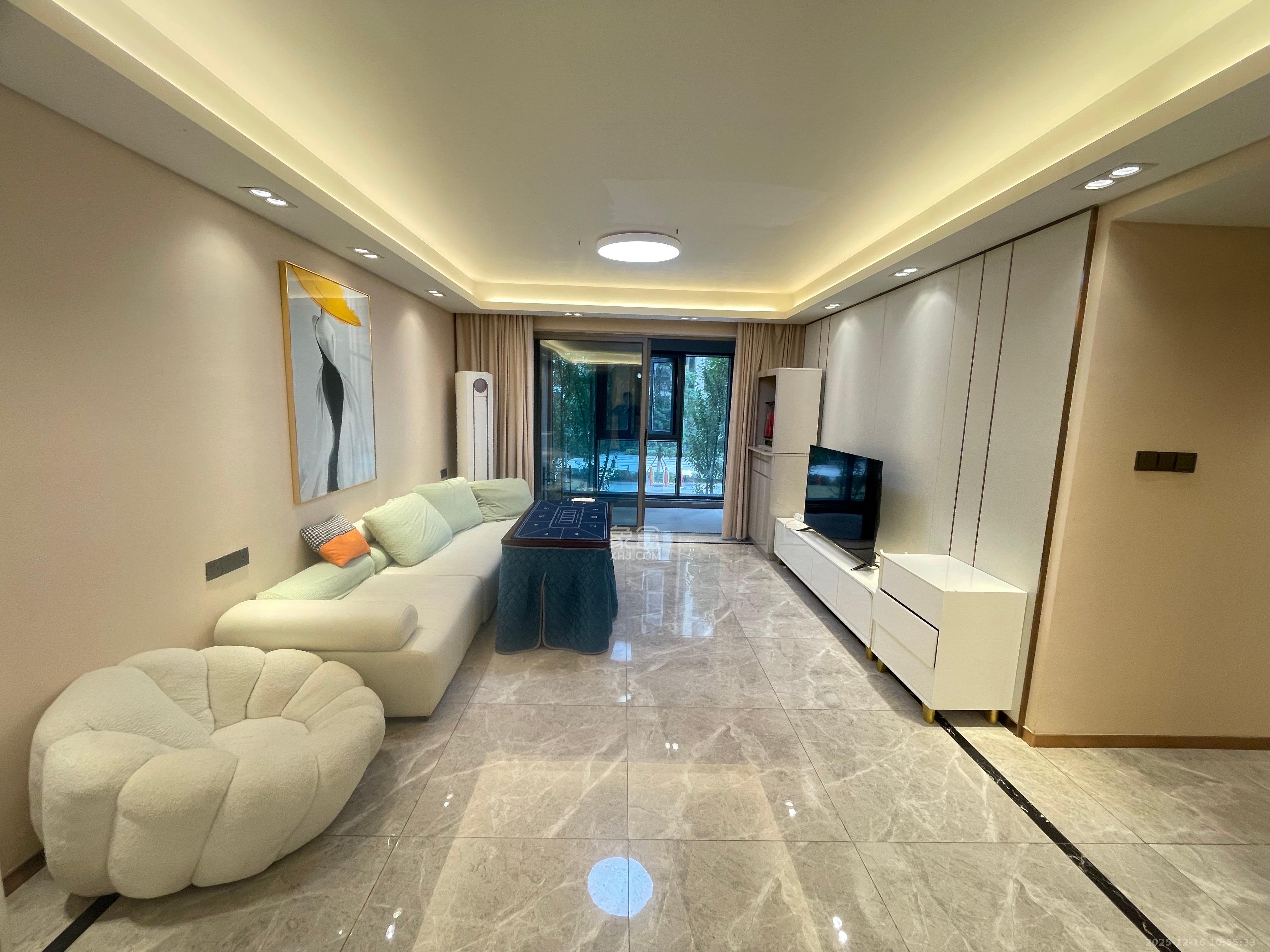 旭辉雨花郡  4室2厅2卫    4300.0元/月