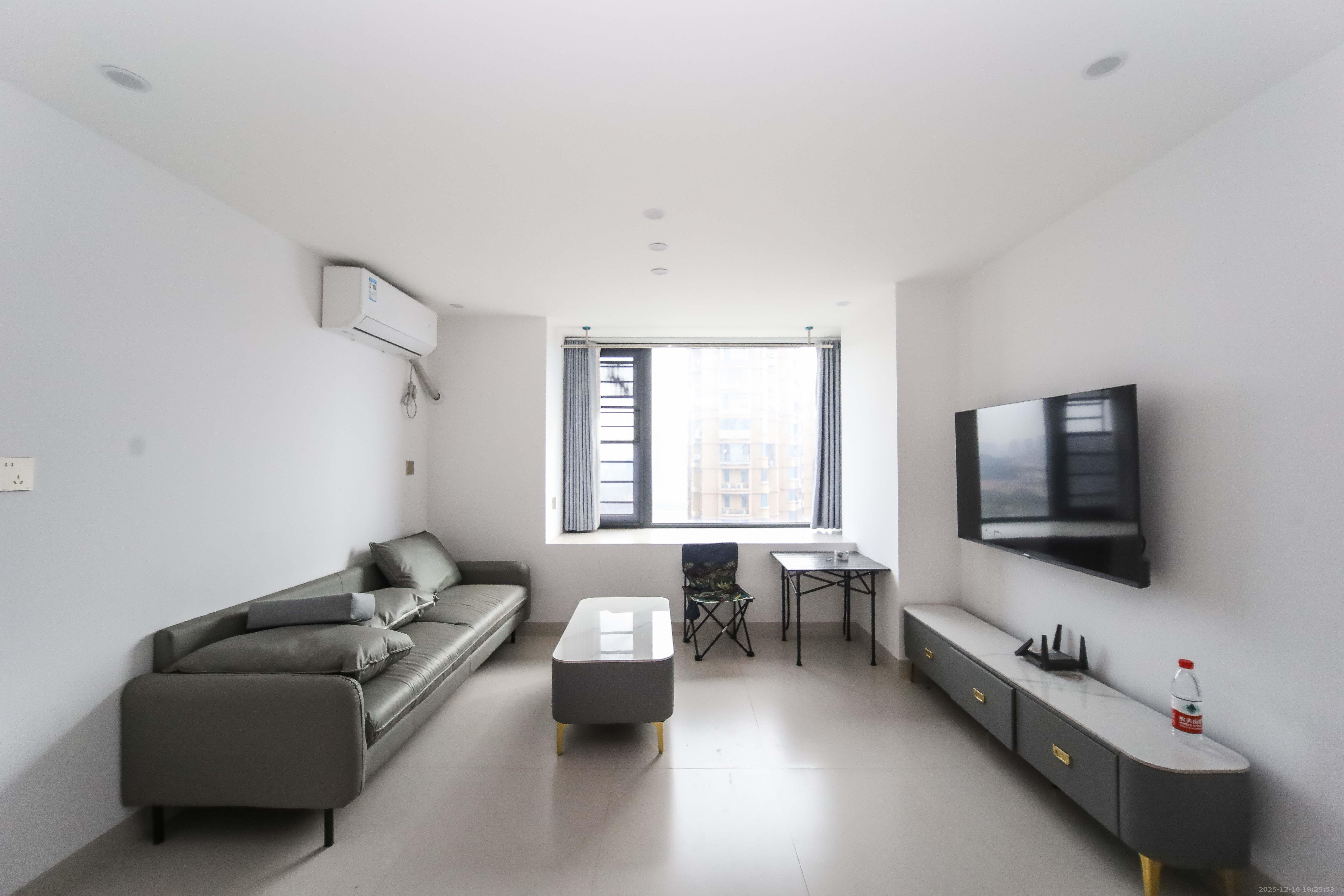 保利中环广场（保利中悦苑）  2室2厅1卫    37.0万