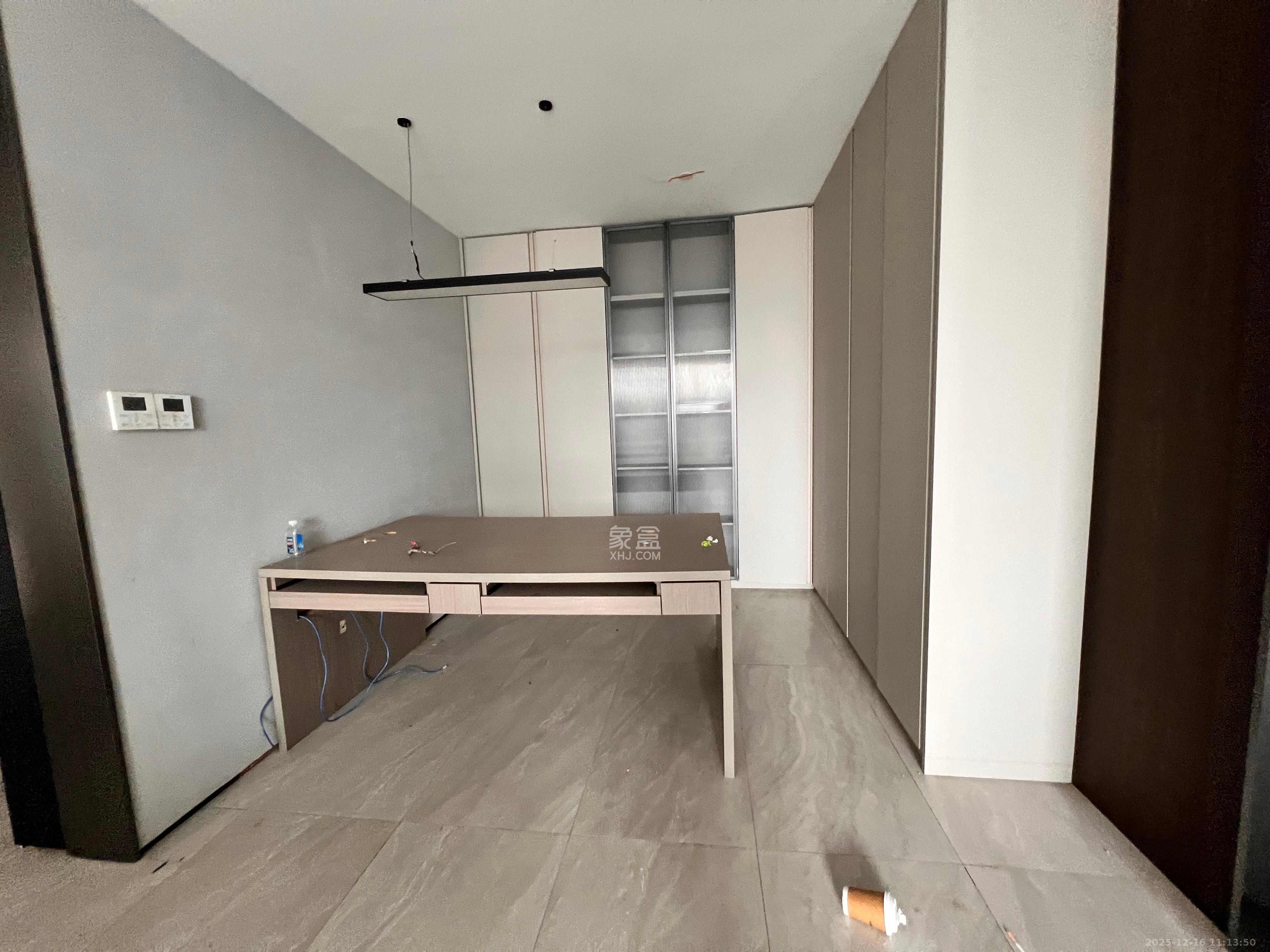 长房国际大厦   300.0㎡      18000.0元/月室内图