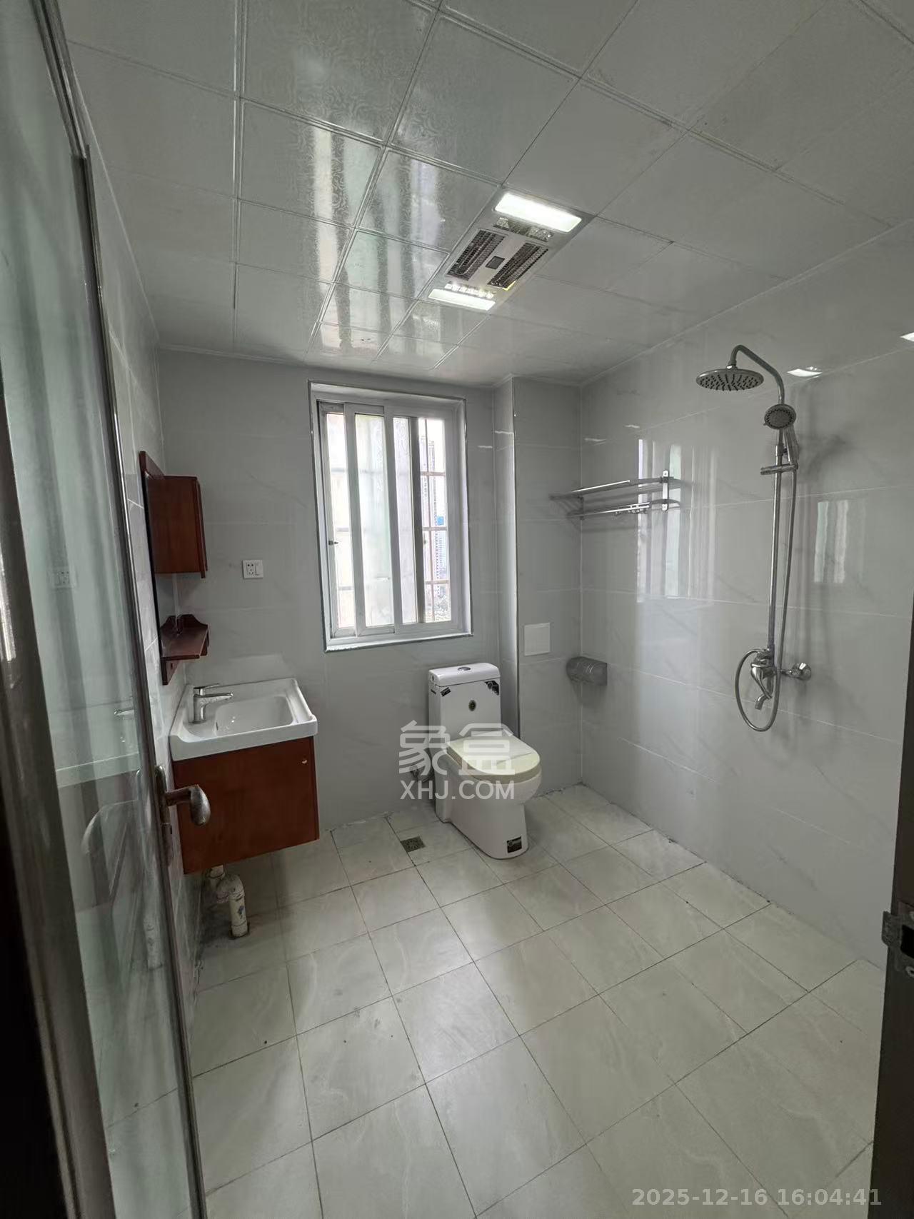 星城新宇黎锦苑 3室2厅2卫 2000.0元/月 星城新宇黎锦苑 3室2厅2卫 2000.0元/月室内图