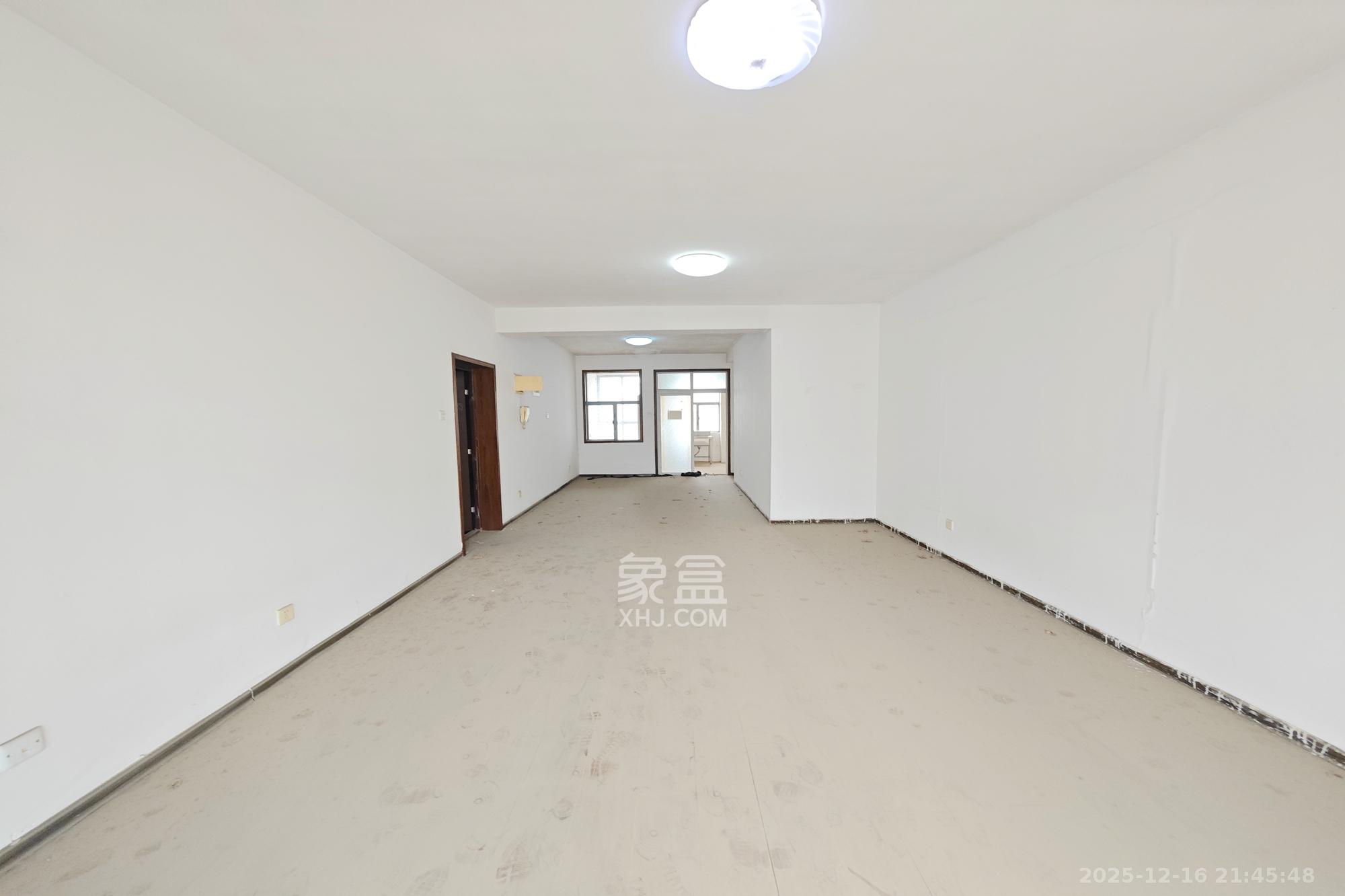 书香名邸  4室2厅2卫    130.0万