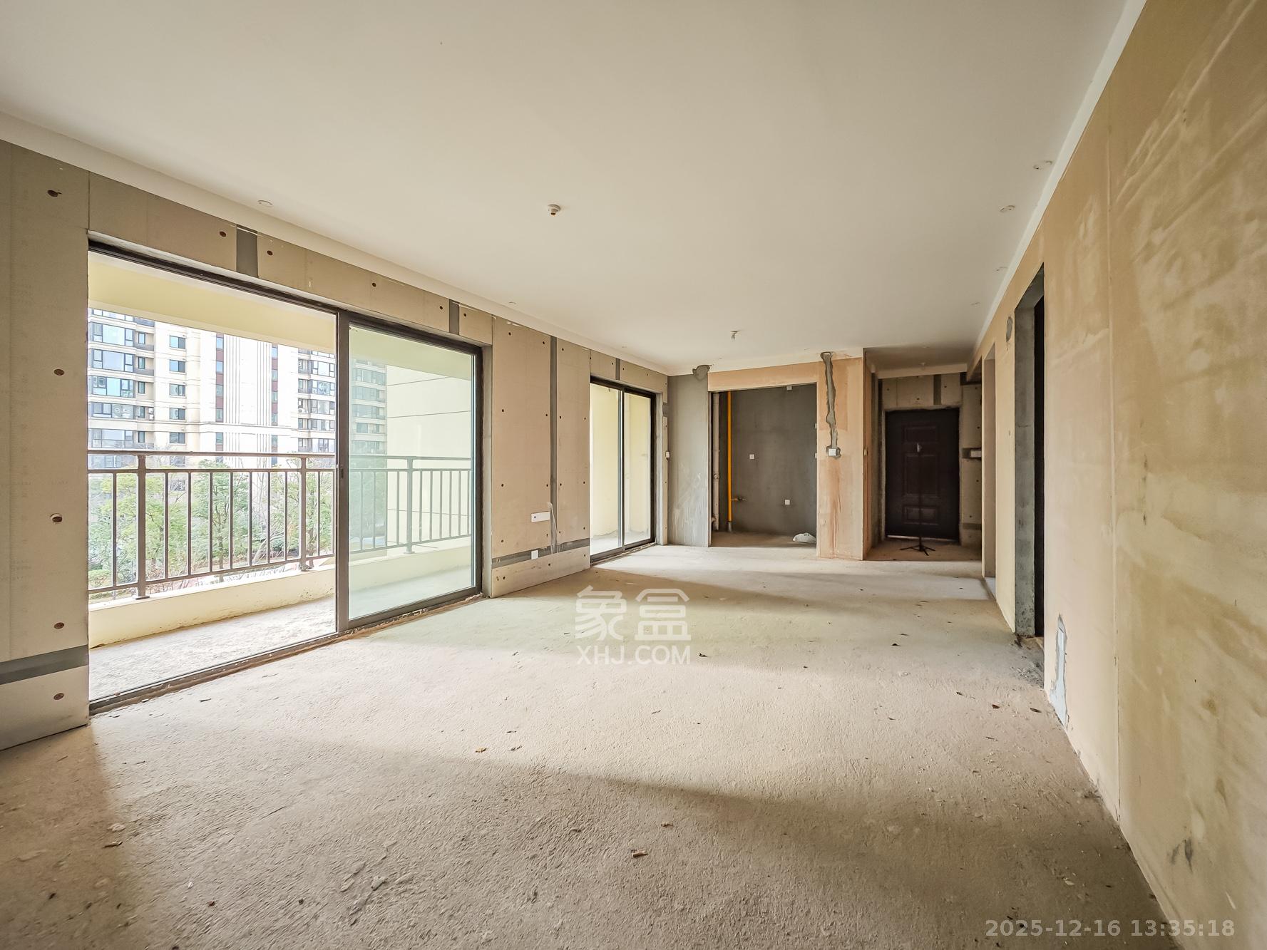 恒基旭辉湖山赋  3室2厅2卫    103.0万