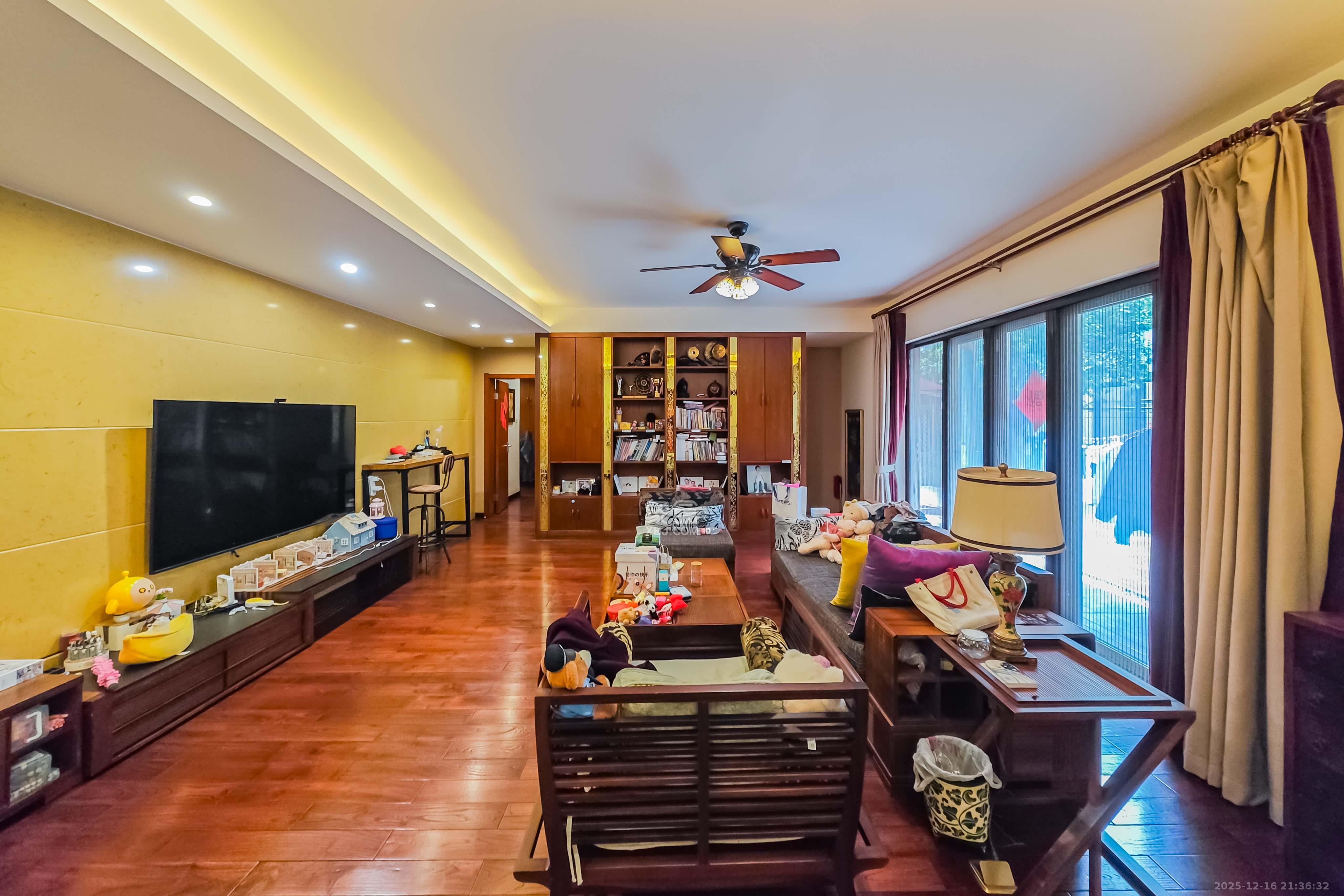 万科金域华府三四期  4室2厅2卫    350.0万