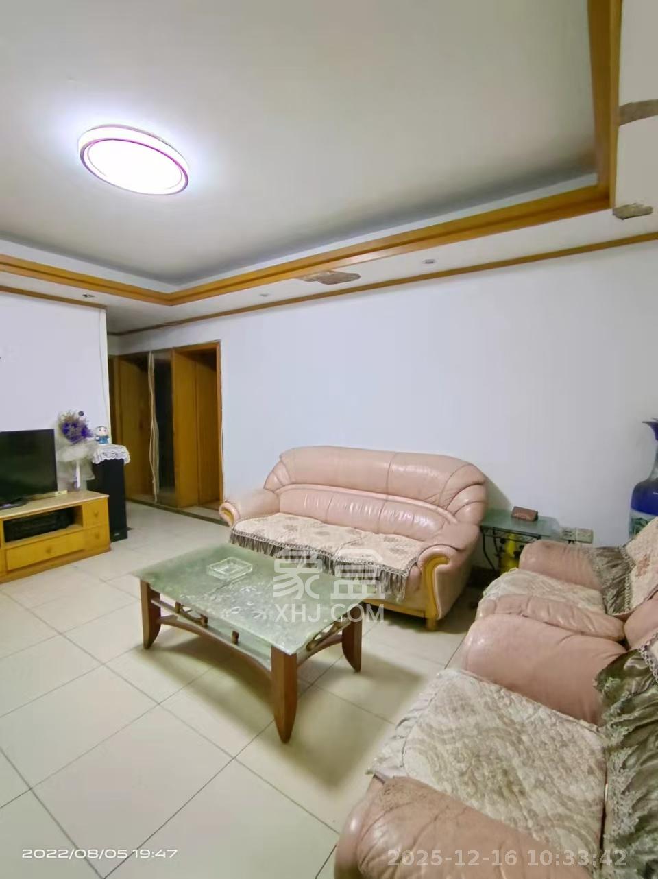 长铁高层  3室1厅1卫    1800.0元/月