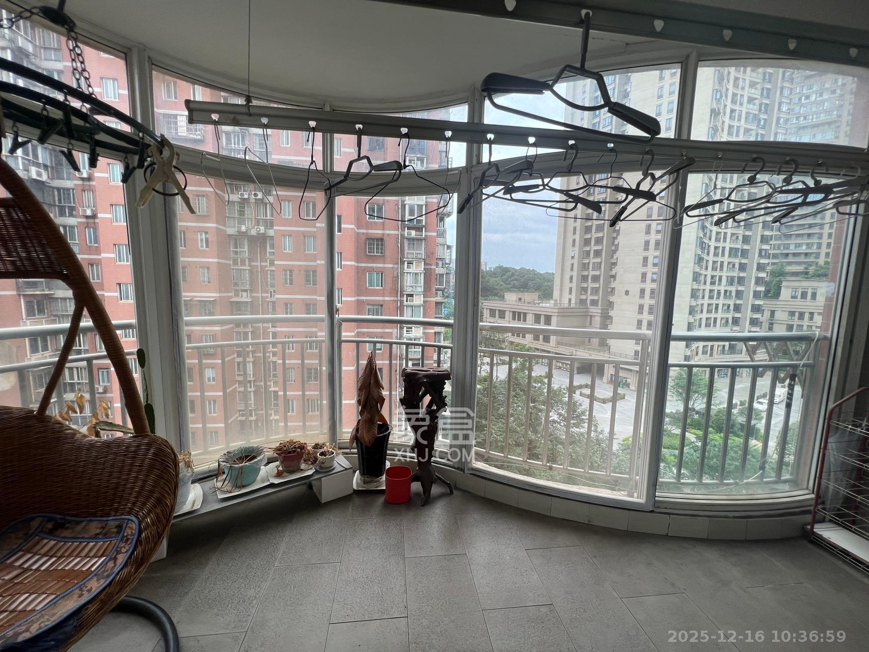 都江新城（都江新苑）  1室2厅2卫    3000.0元/月